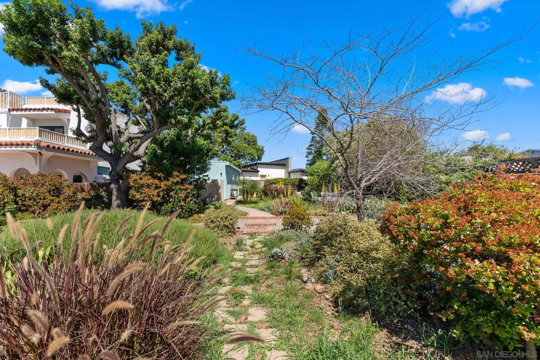 https://cdn.realtyfeed.com/cdn/127/260006573/115a8941fd15429a863df9283cf85e54.webp