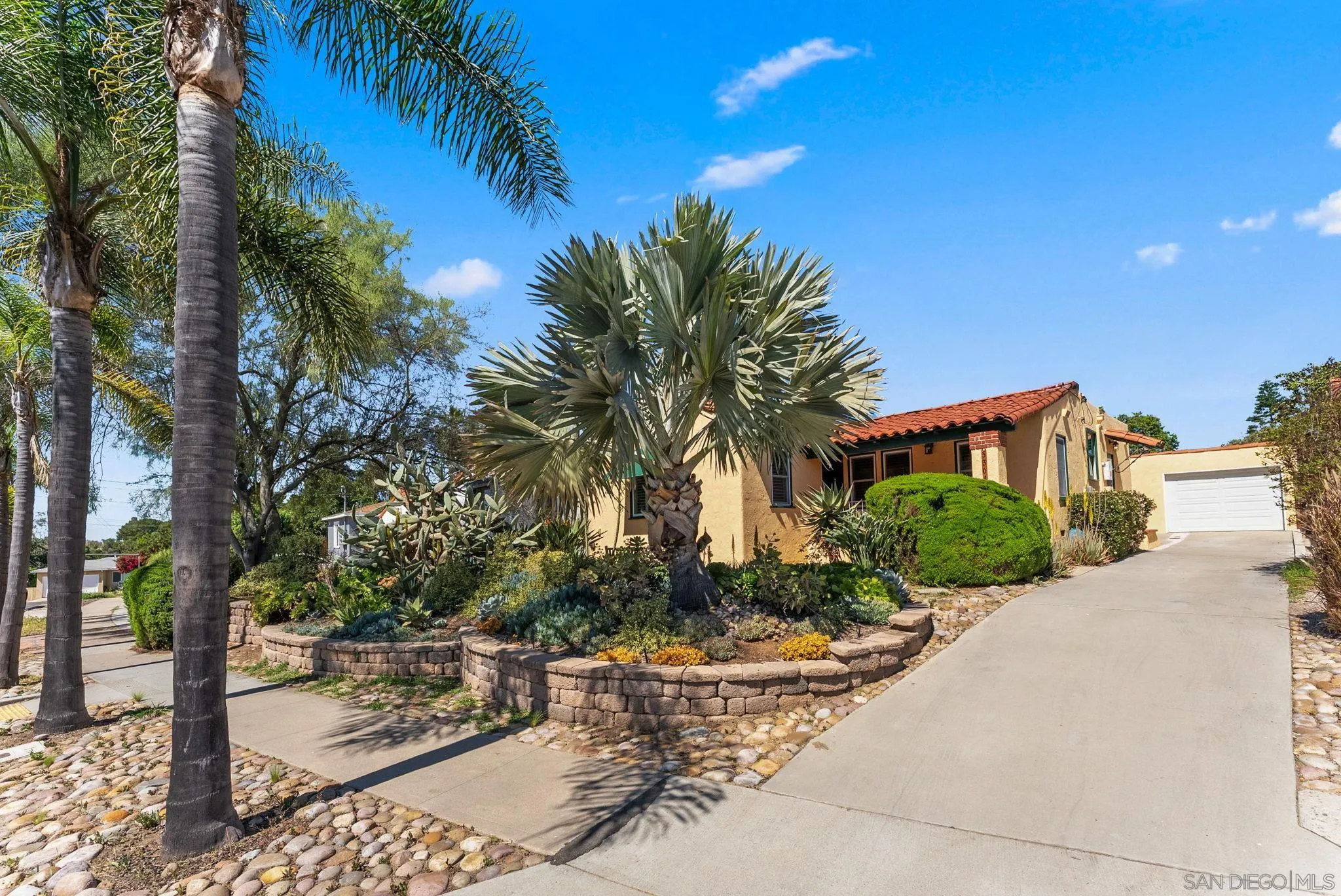 https://cdn.realtyfeed.com/cdn/127/260006573/26b25132d5a5d3970c1a85ce1b869344.webp