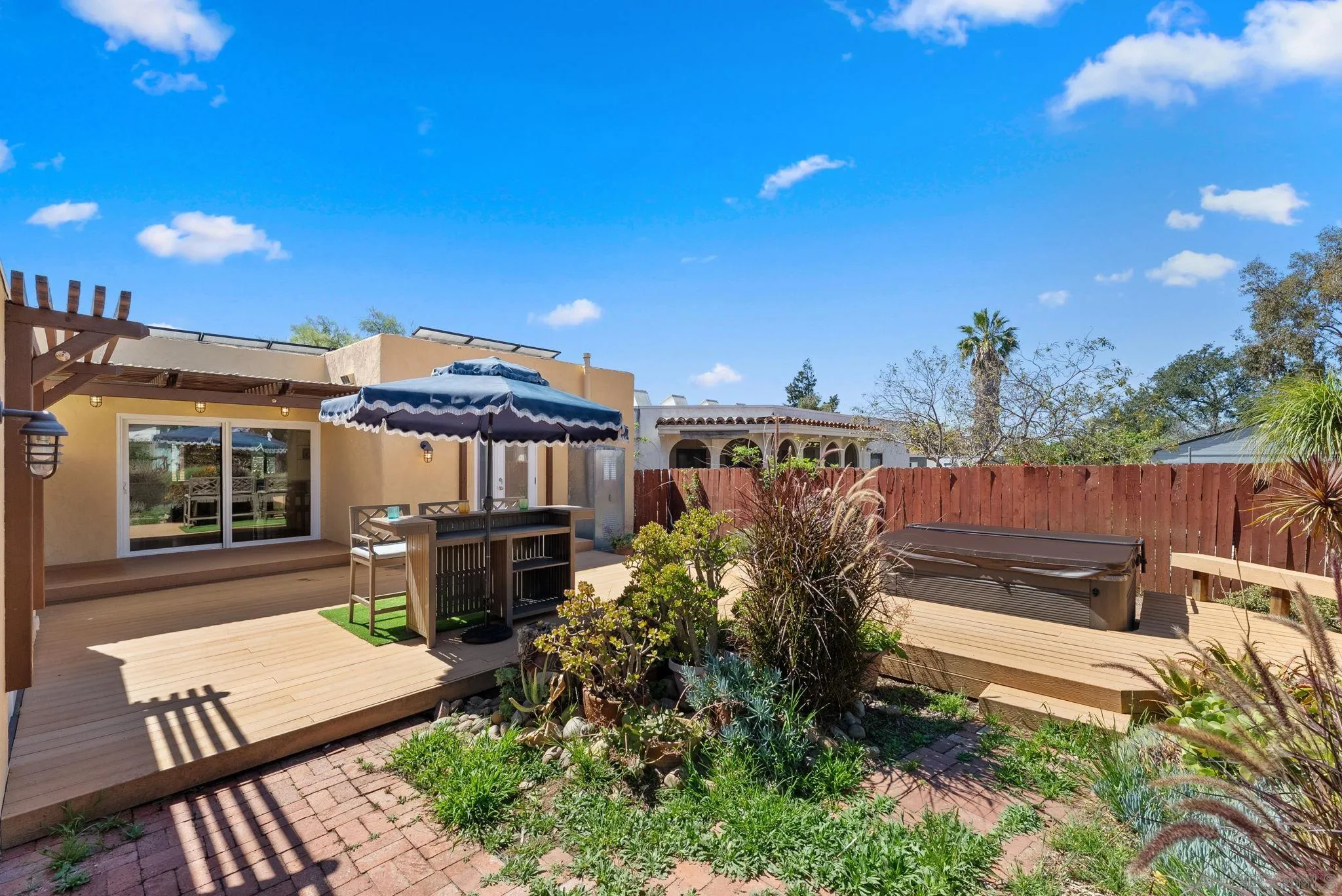 https://cdn.realtyfeed.com/cdn/127/260006573/65b0a518f8c2fdfb88edc3cb13a817e5.webp
