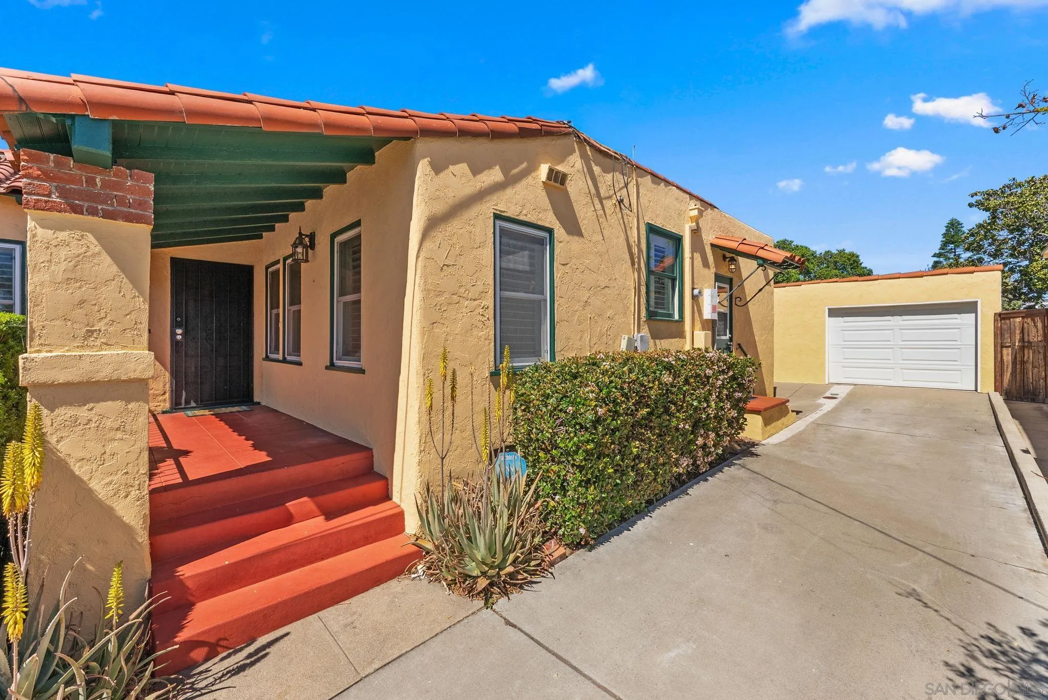https://cdn.realtyfeed.com/cdn/127/260006573/c51148f9ac9768b5030f995badffc859.webp