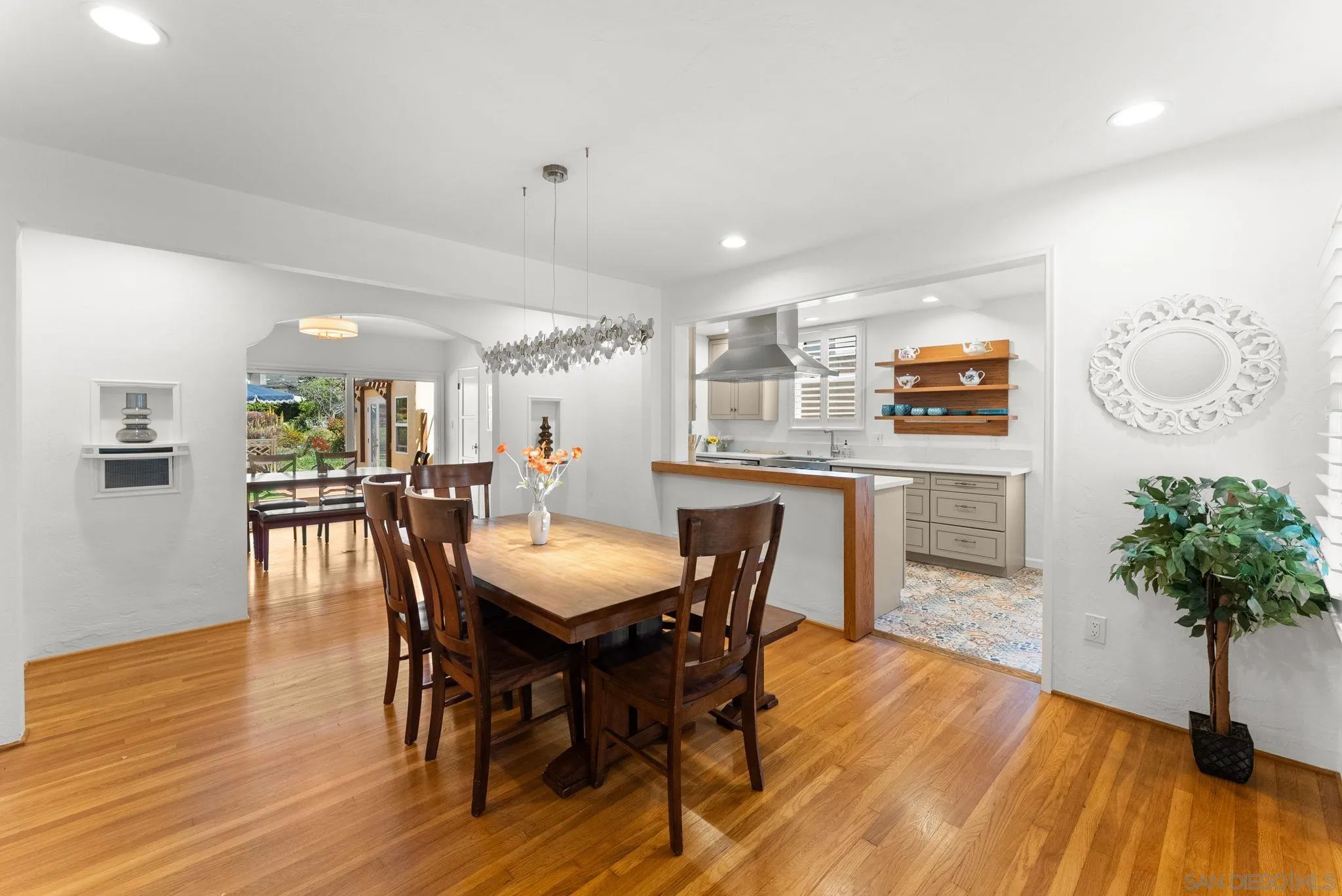 https://cdn.realtyfeed.com/cdn/127/260006573/e269752936b19d70a92980f367fc02ab.webp