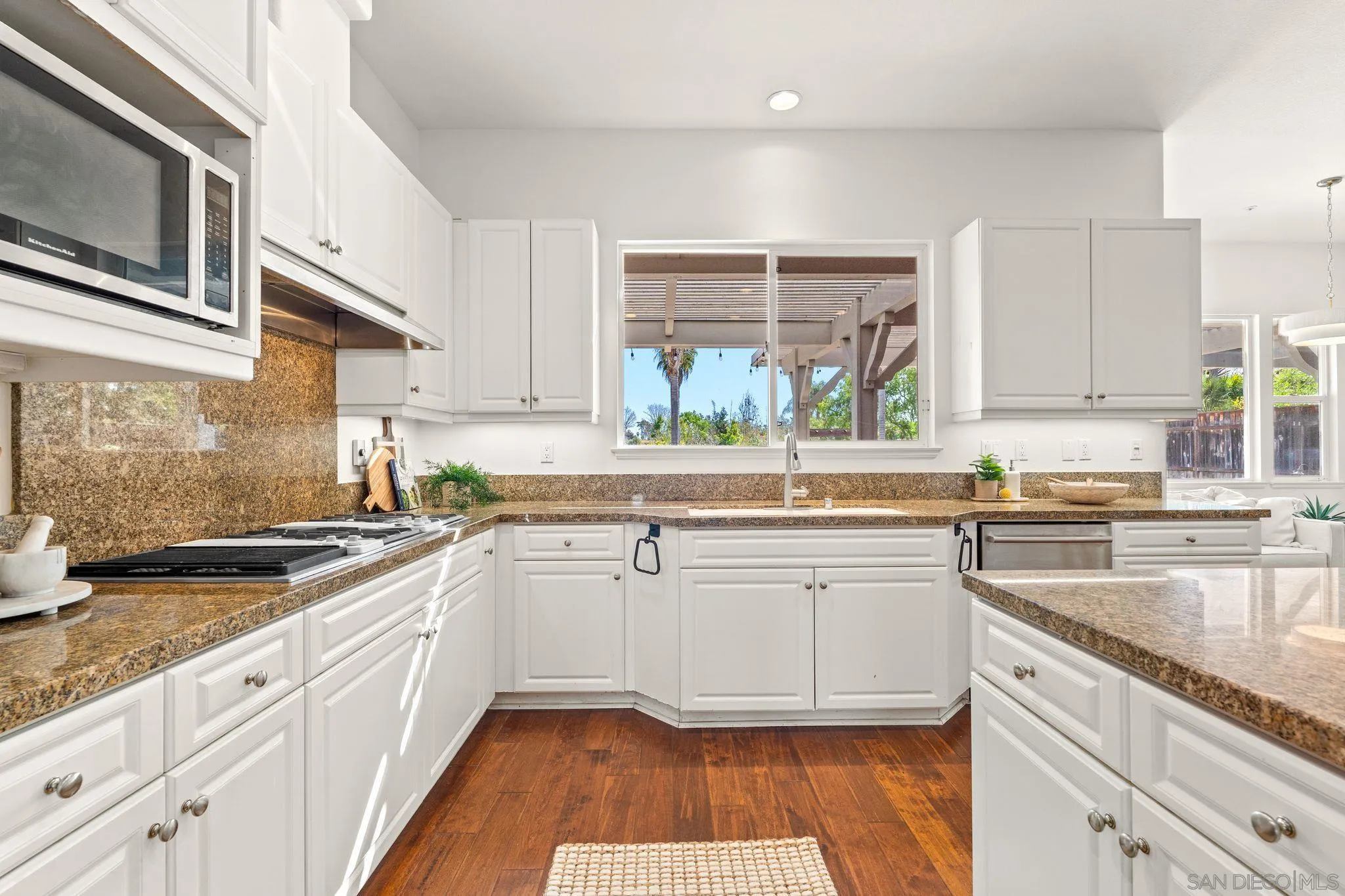 https://cdn.realtyfeed.com/cdn/127/260006575/10e0a807ef6b8009aeba497d5d398ea3.webp