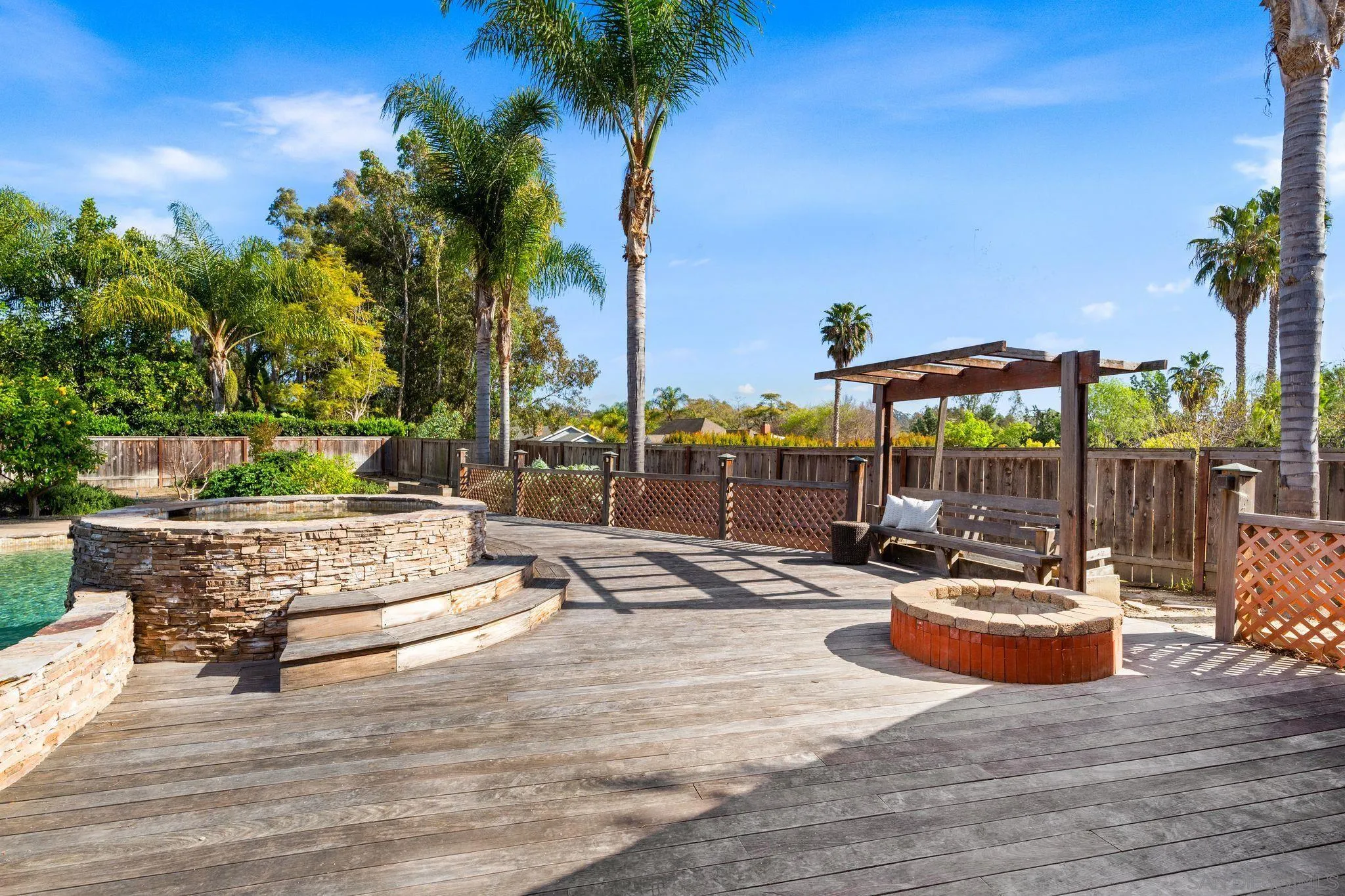 https://cdn.realtyfeed.com/cdn/127/260006575/2ae88653996ab825988f99e702f82903.webp