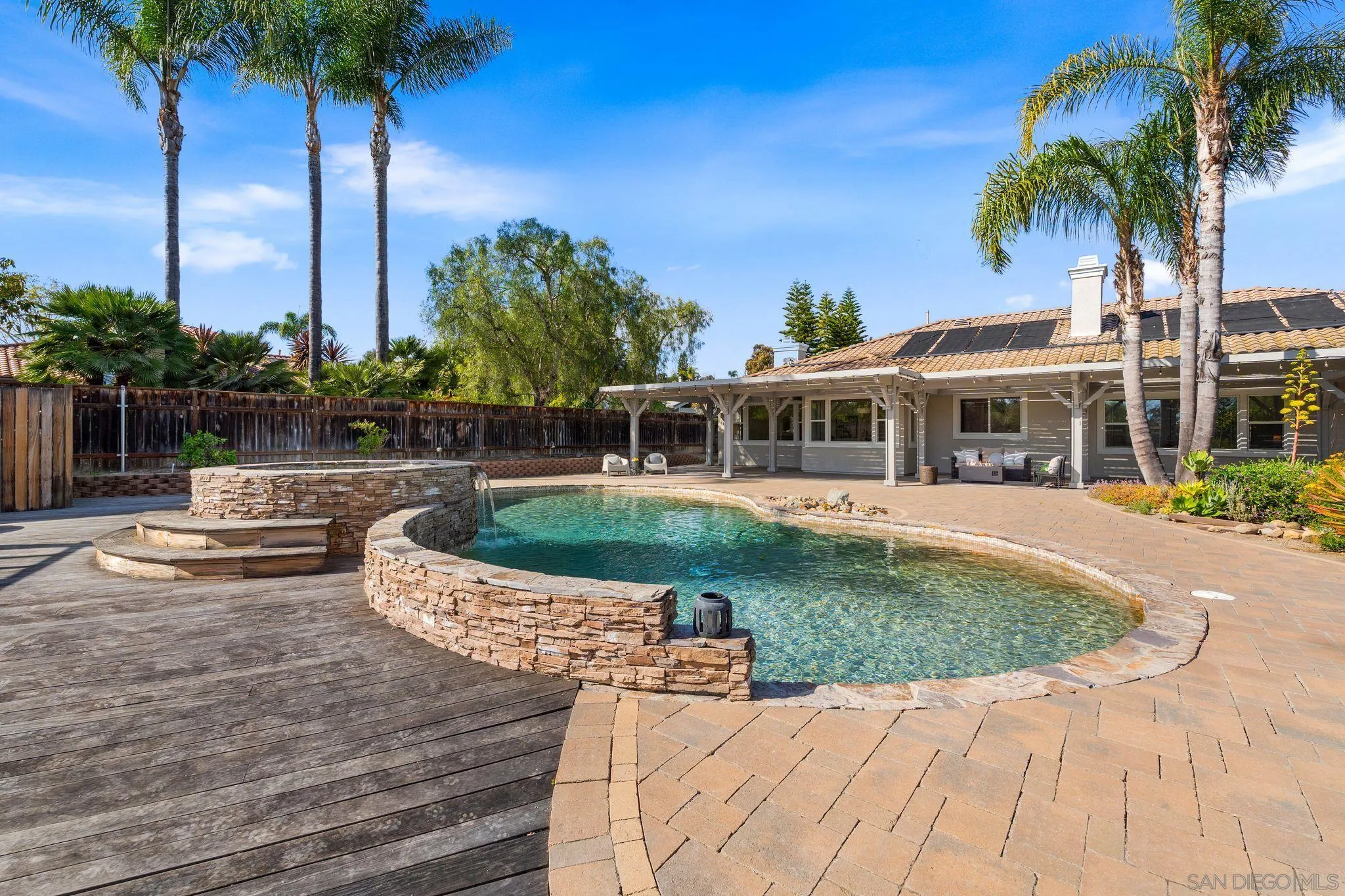 https://cdn.realtyfeed.com/cdn/127/260006575/4252ac5770c449b38606da68a2db2a63.webp