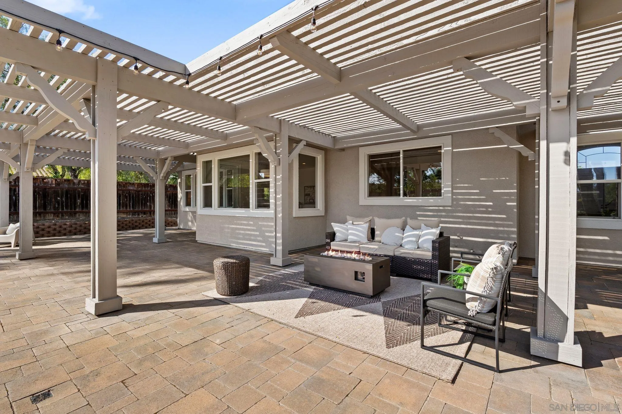 https://cdn.realtyfeed.com/cdn/127/260006575/57a8d7f963d58e7d81d4b4df04661672.webp