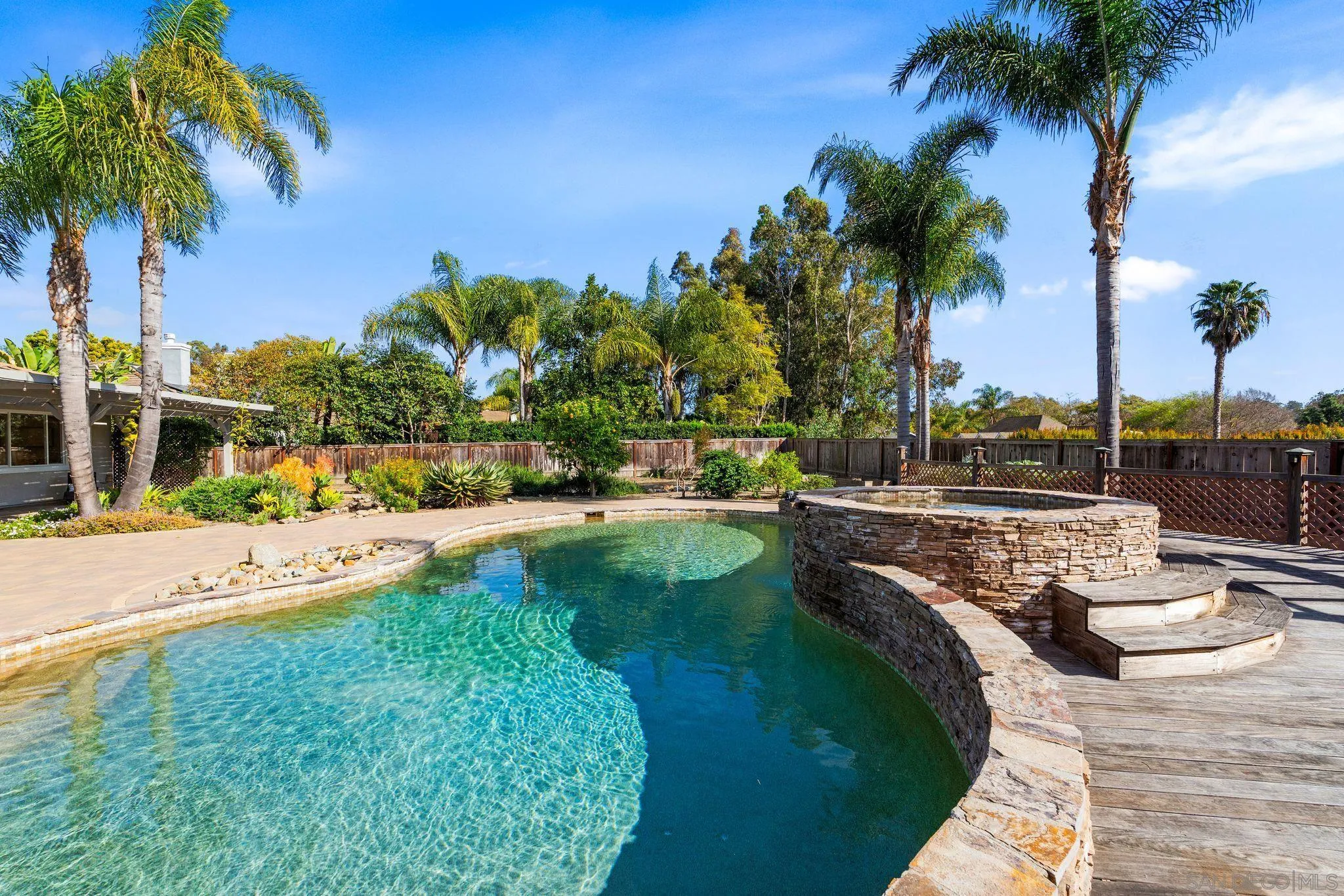https://cdn.realtyfeed.com/cdn/127/260006575/a9e506de03ad0daab25e3b3f225cc18a.webp