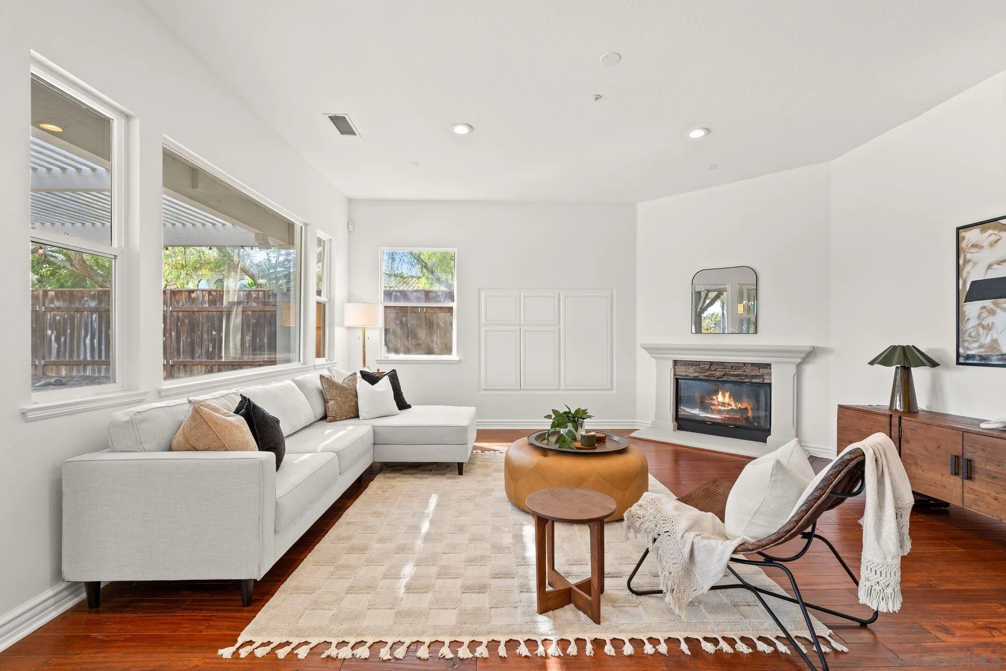 https://cdn.realtyfeed.com/cdn/127/260006575/f0e50d786a544de9abaae4ad61a028dd.webp