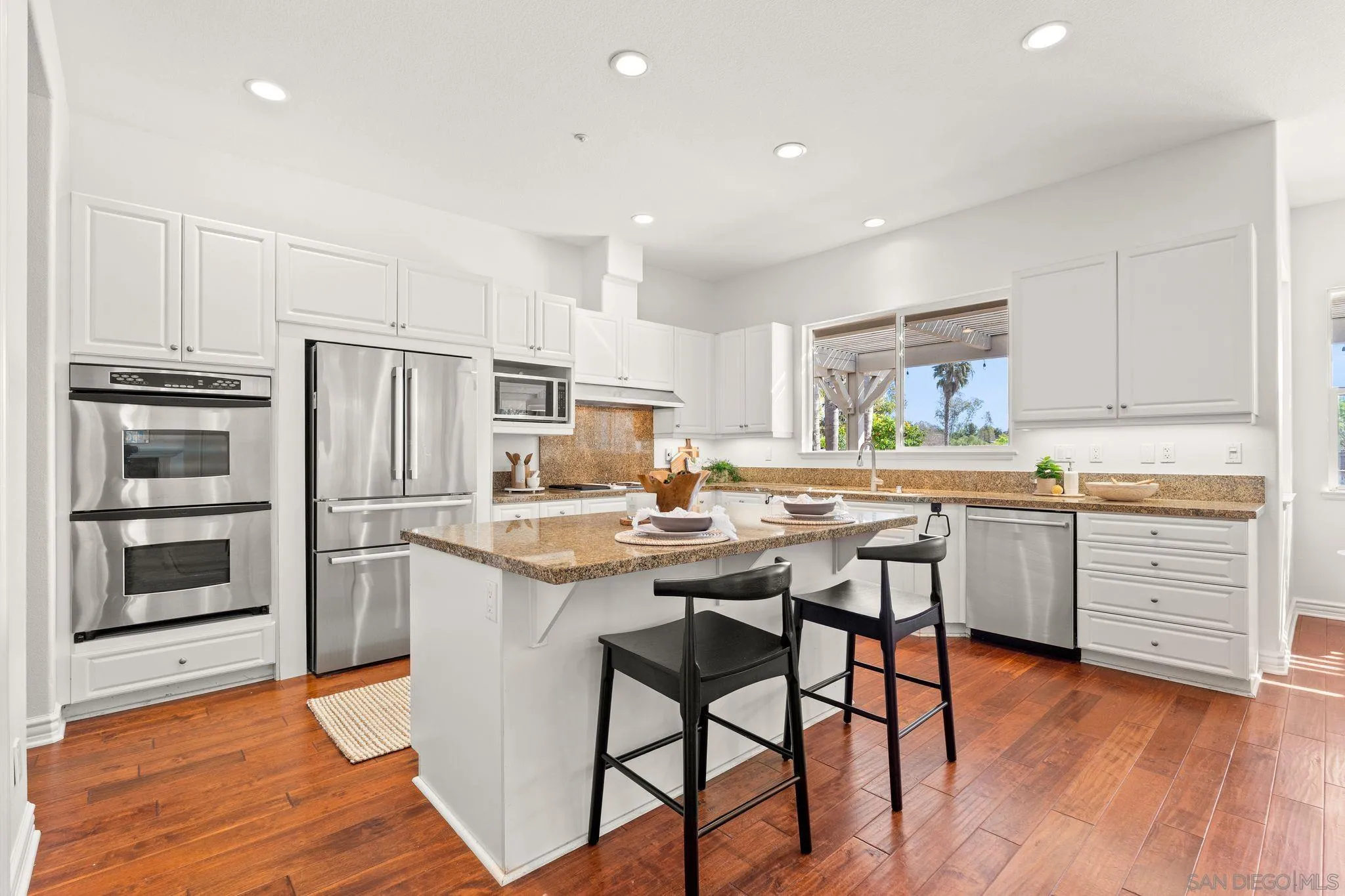 https://cdn.realtyfeed.com/cdn/127/260006575/fde24e185ee471e41261f91f73317b15.webp