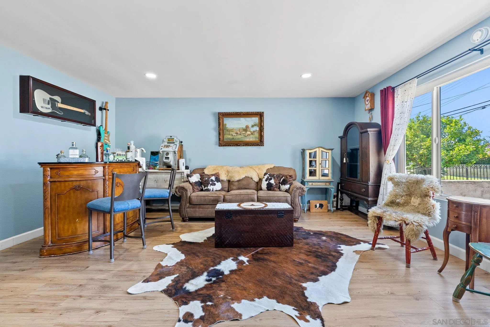 https://cdn.realtyfeed.com/cdn/127/260006576/db8c2b7df1358015f830b4d1df90184d.webp