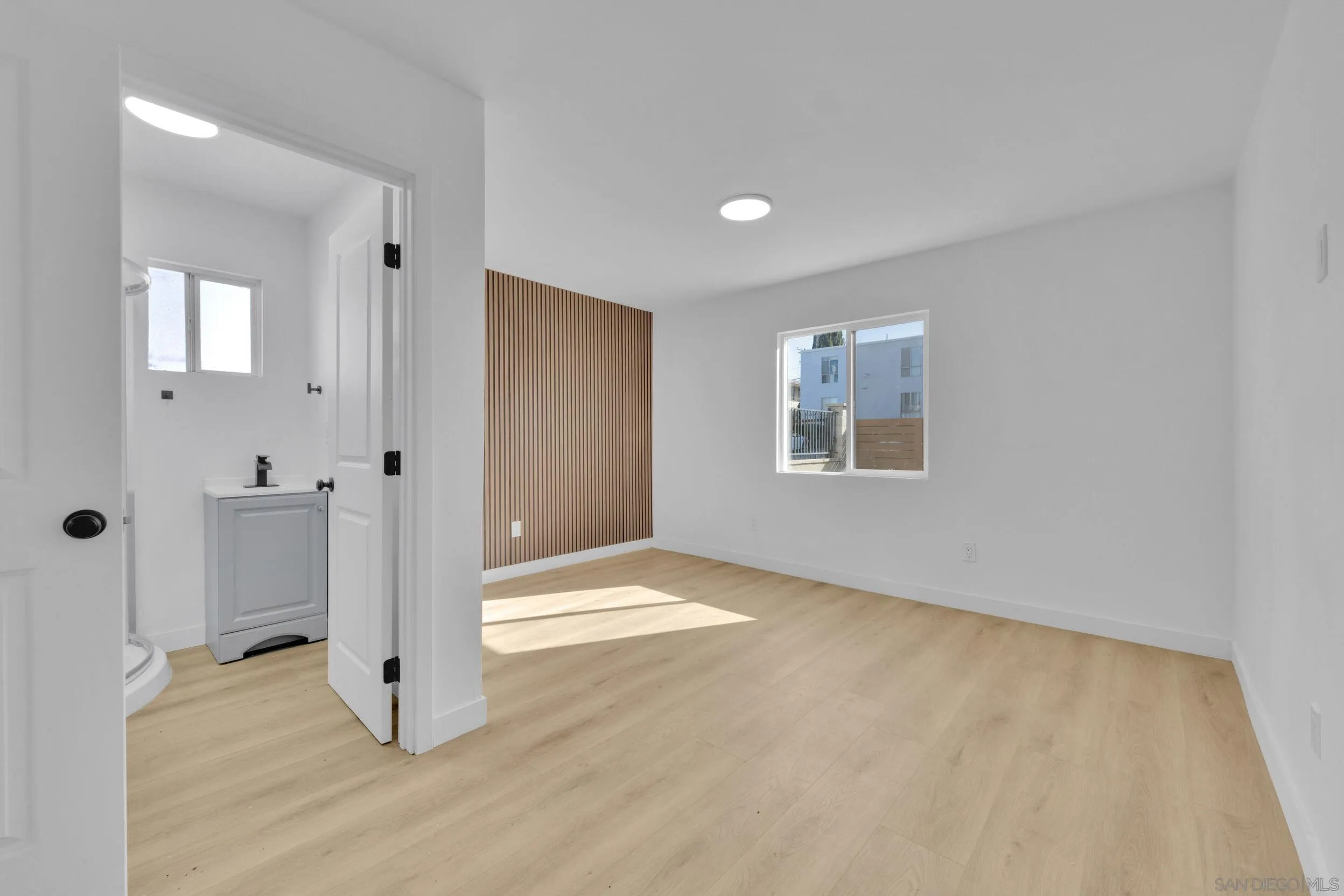 https://cdn.realtyfeed.com/cdn/127/260006579/0a7067228556609554bea951bc1203da.webp