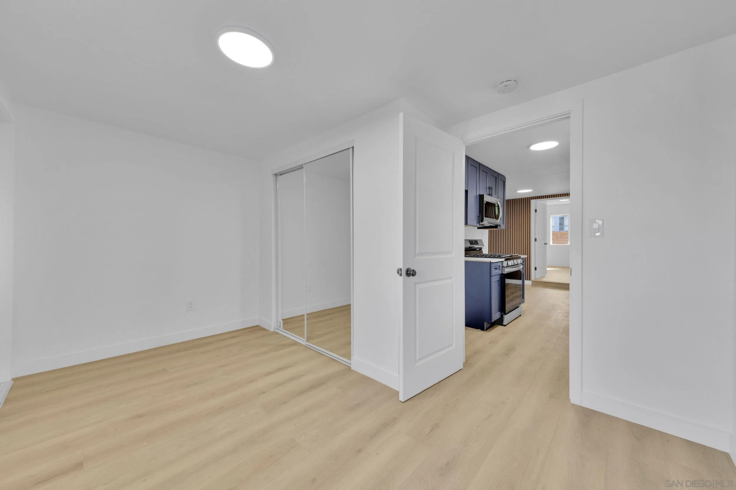 https://cdn.realtyfeed.com/cdn/127/260006579/e98c8b4d9c4707705759bcaf26c9bffc.webp