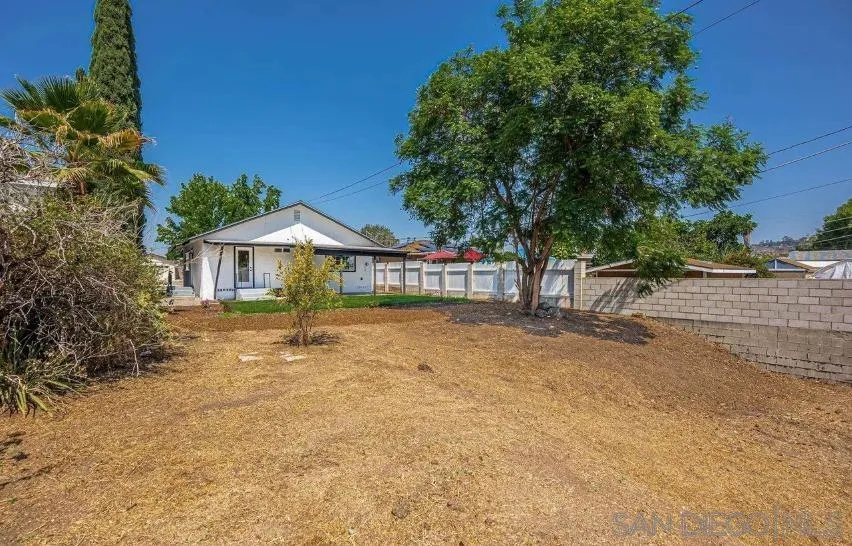 https://cdn.realtyfeed.com/cdn/127/260006588/658daed35f0e3bc3f69dac11f21e272a.webp