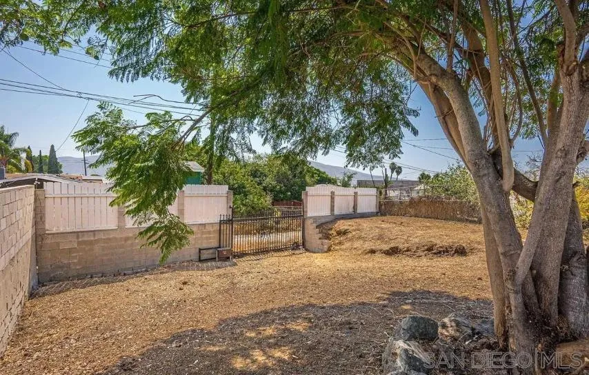 https://cdn.realtyfeed.com/cdn/127/260006588/7016de792642010086bbc2487c305612.webp