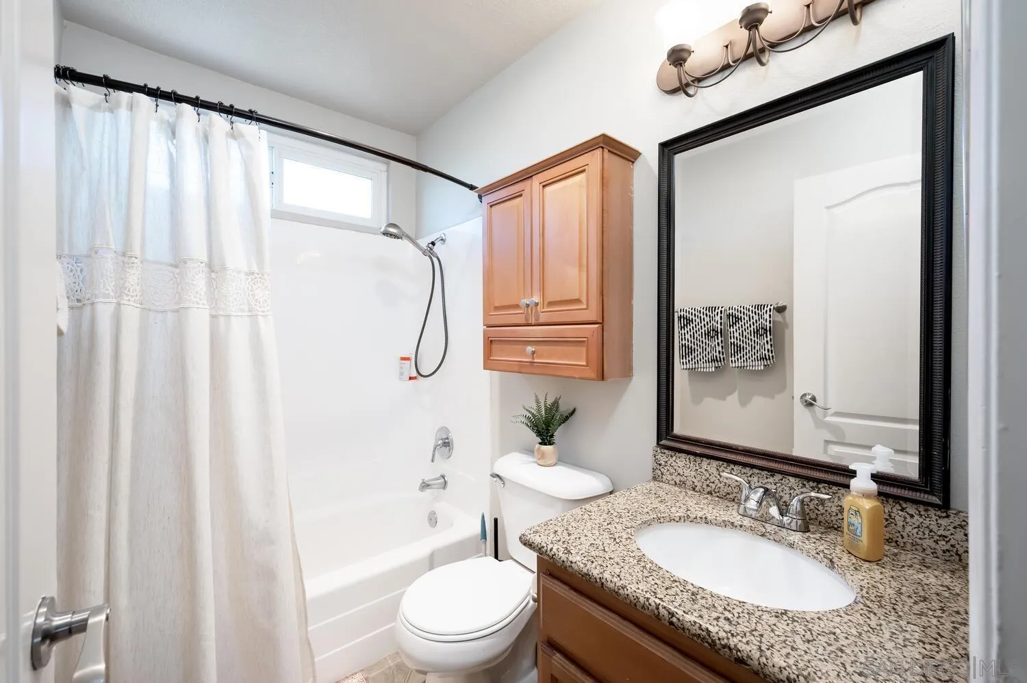 Photo #13: 260006593 Listing: Photo #13