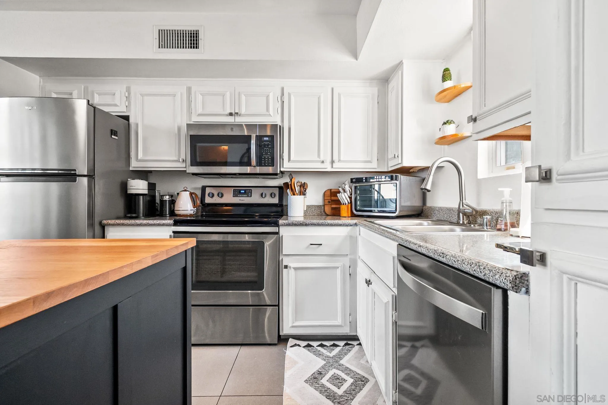 Photo #11: 260006594 Listing: Photo #11