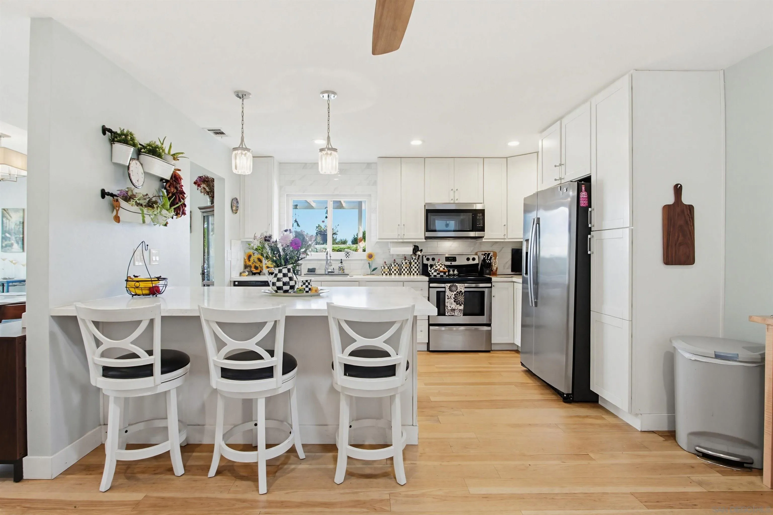 https://cdn.realtyfeed.com/cdn/127/260006598/b68243fac73a49b7ada853366209c9b4.webp