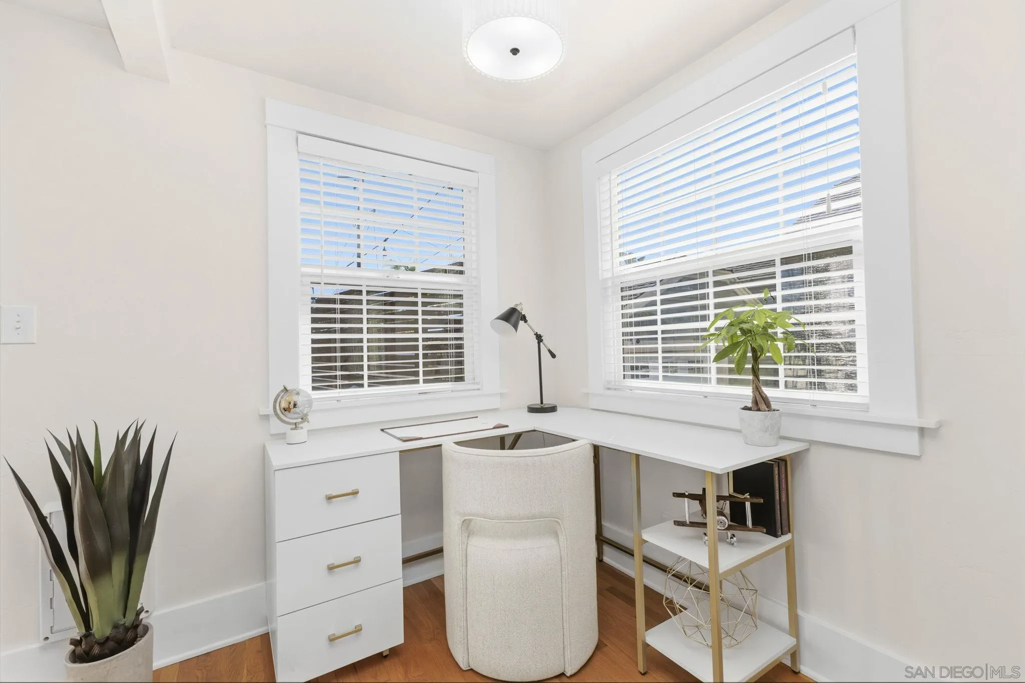 https://cdn.realtyfeed.com/cdn/127/260006604/001f325c7ac0235ec321cd51f3c9863d.webp