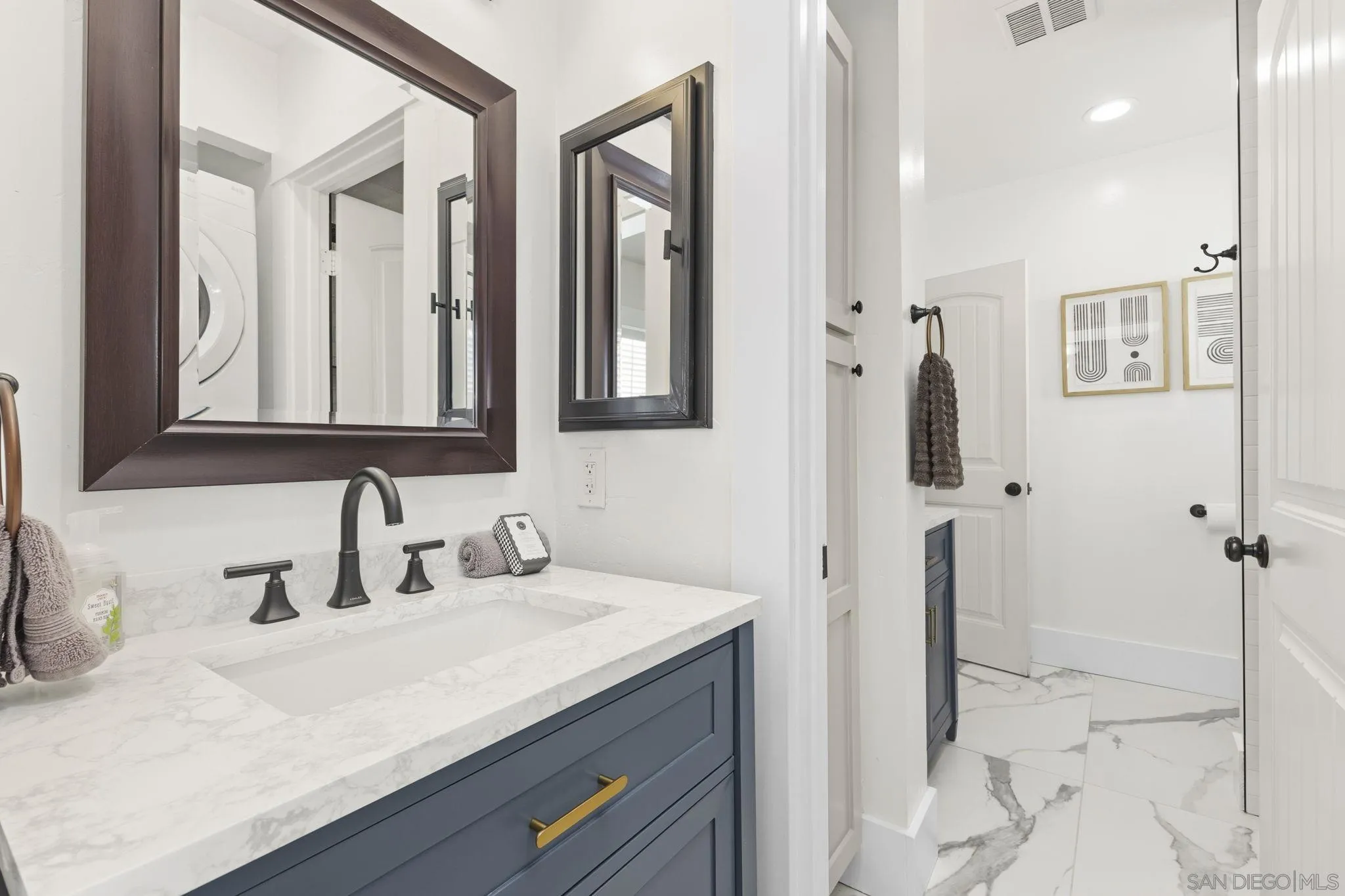 https://cdn.realtyfeed.com/cdn/127/260006604/043078a4a3806d805e5c5a6a9e409c0d.webp