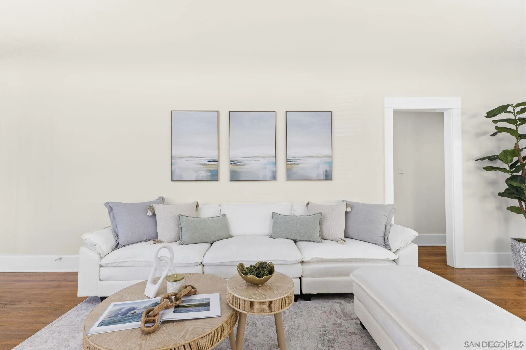 https://cdn.realtyfeed.com/cdn/127/260006604/4aa39c89e7fb345d8869cfb43f4317fe.webp