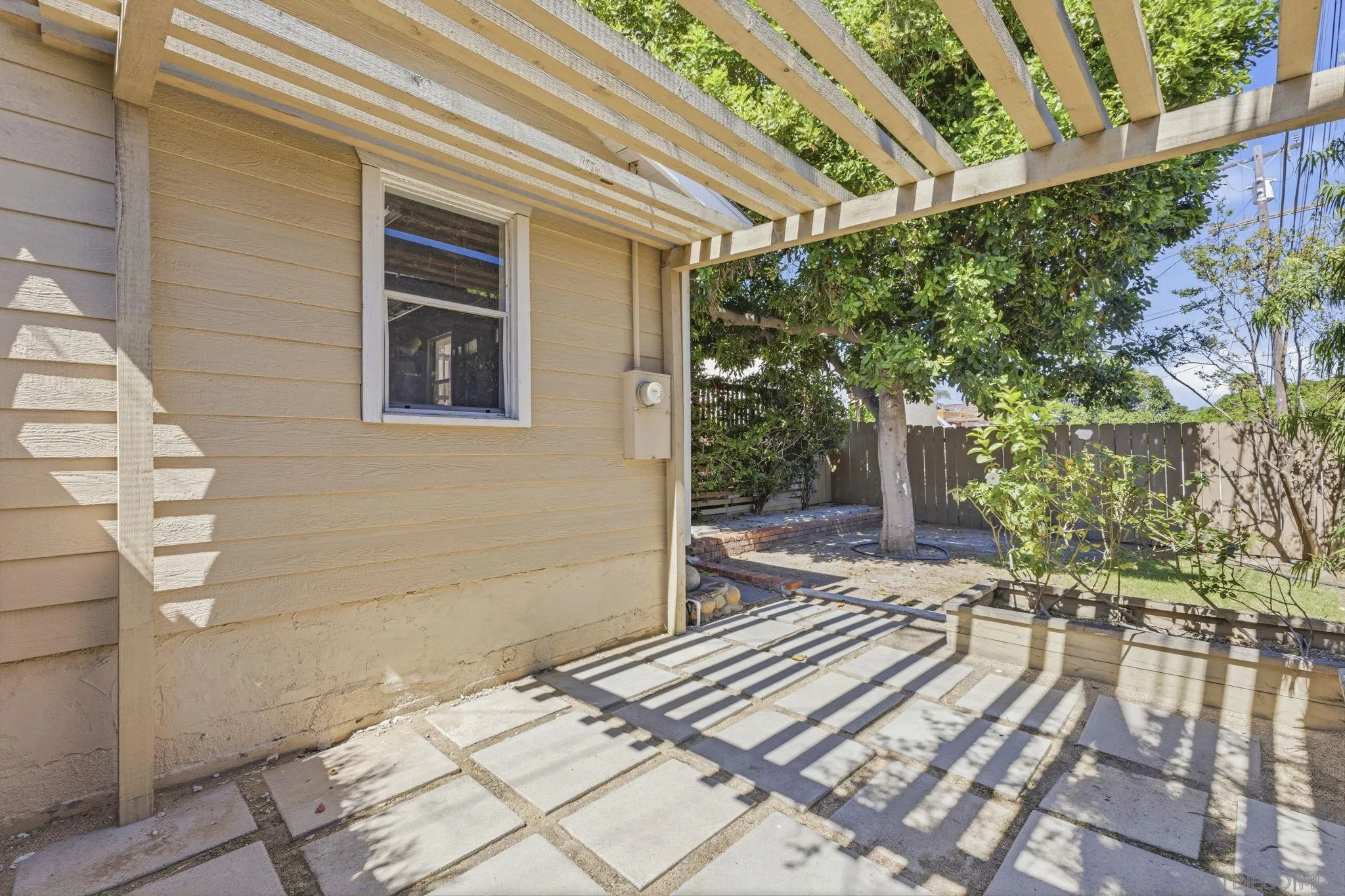 https://cdn.realtyfeed.com/cdn/127/260006604/b5d753c7de8495951fd335f5ef665110.webp