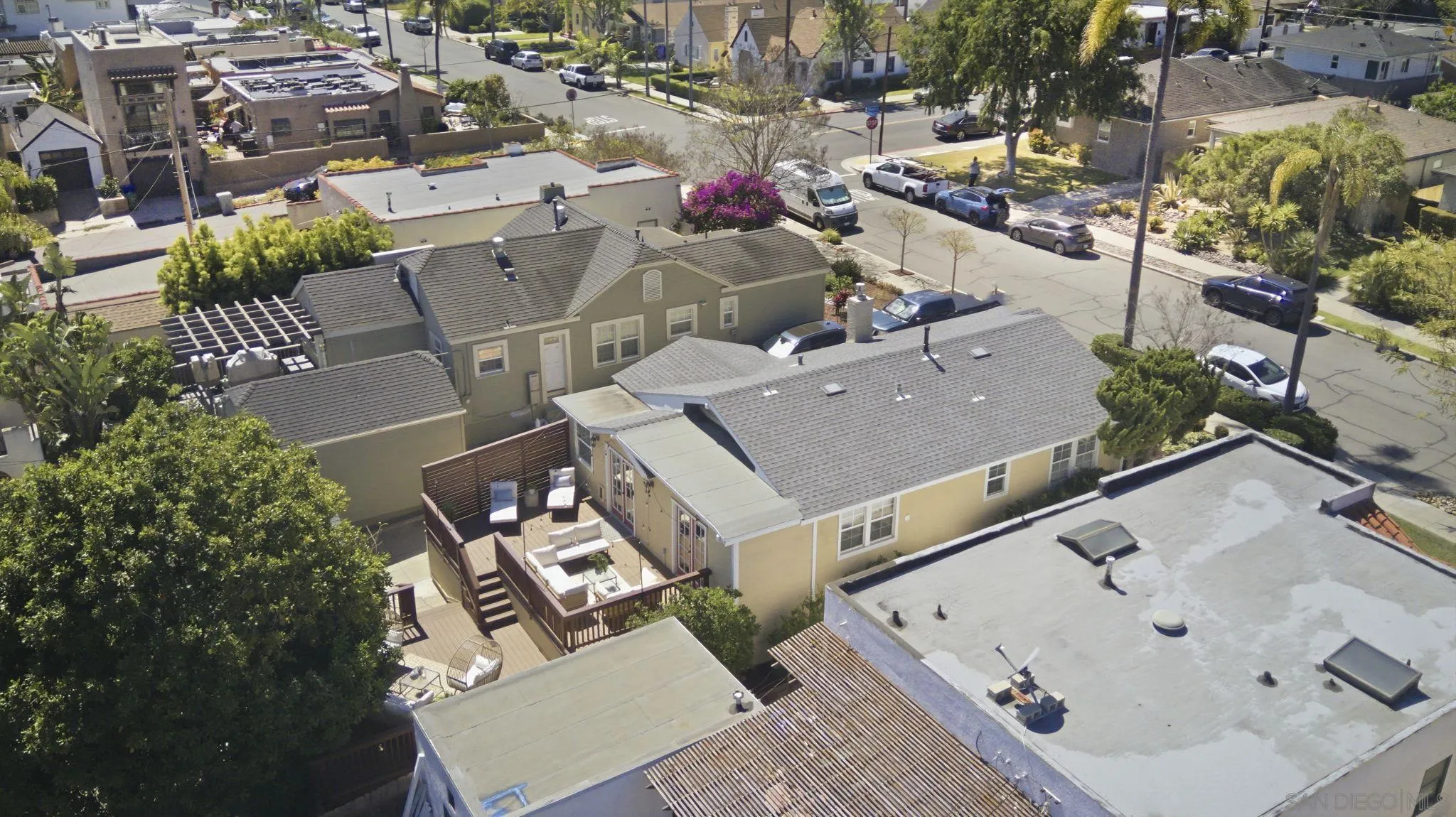https://cdn.realtyfeed.com/cdn/127/260006604/c275da3d3baad41de8a2804cb2449279.webp