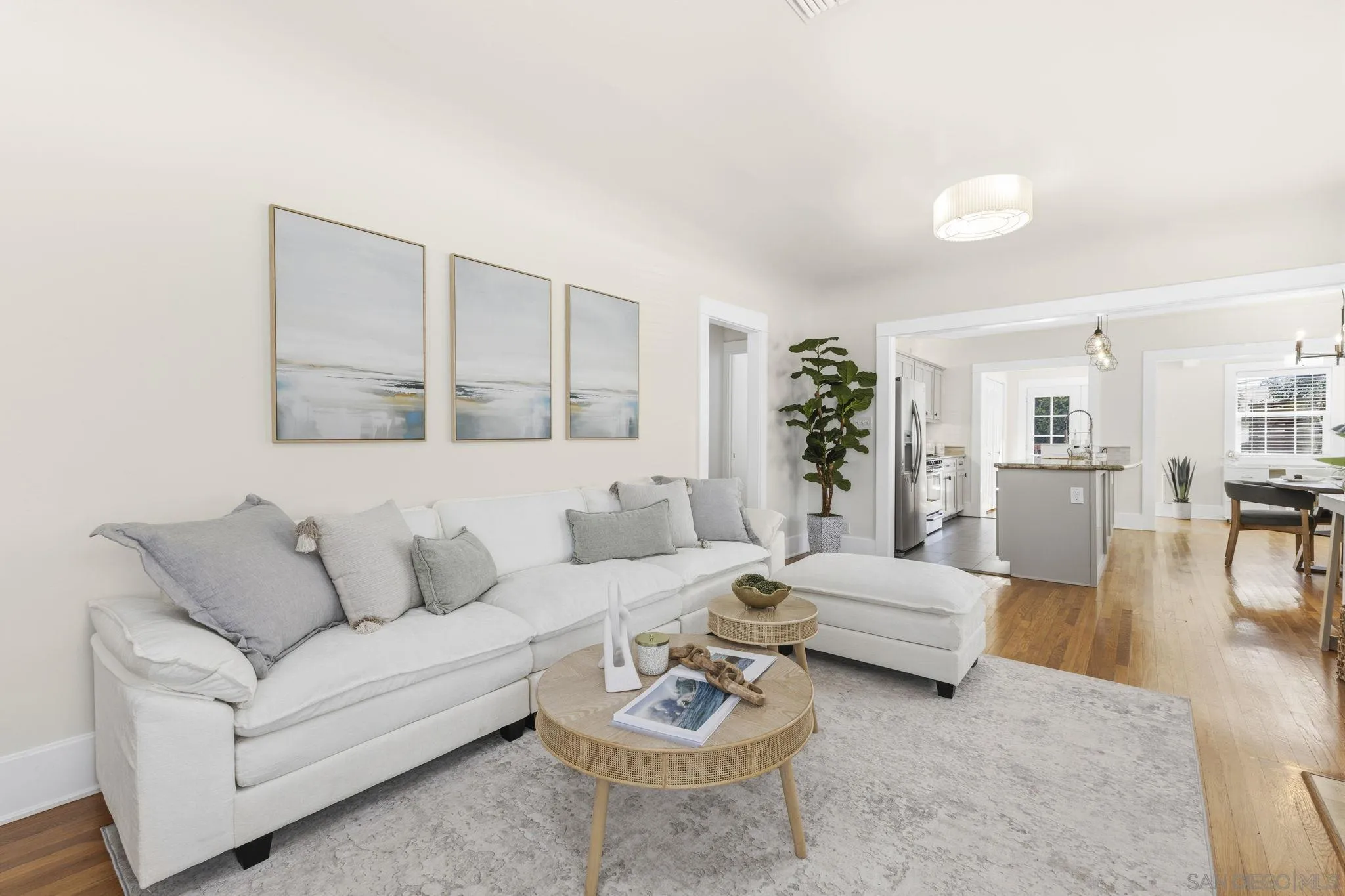https://cdn.realtyfeed.com/cdn/127/260006604/d518c4a1ed25eae491d7c928afb1bb70.webp