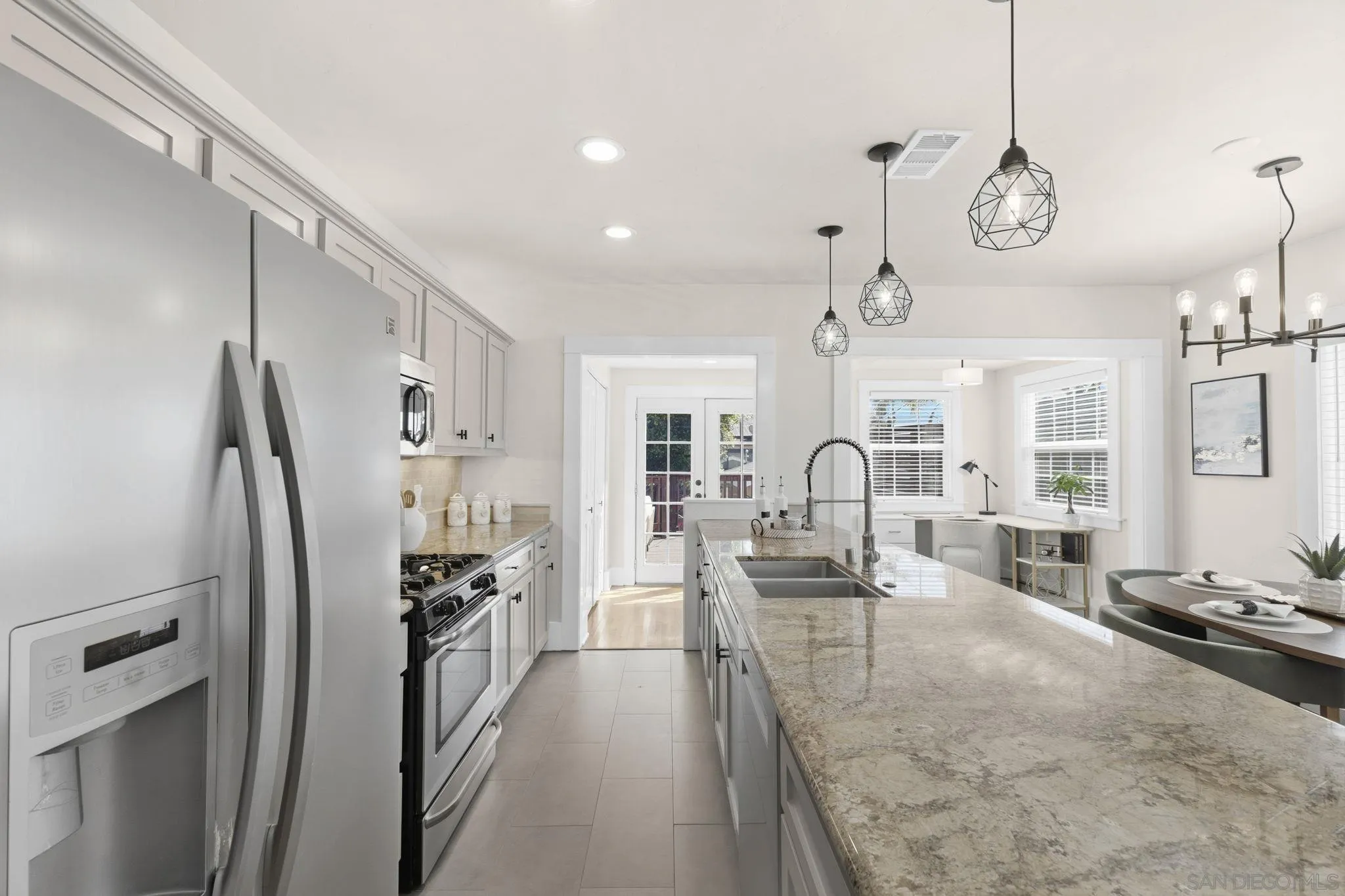https://cdn.realtyfeed.com/cdn/127/260006604/e6364b92925aae5198b573d28b77707e.webp