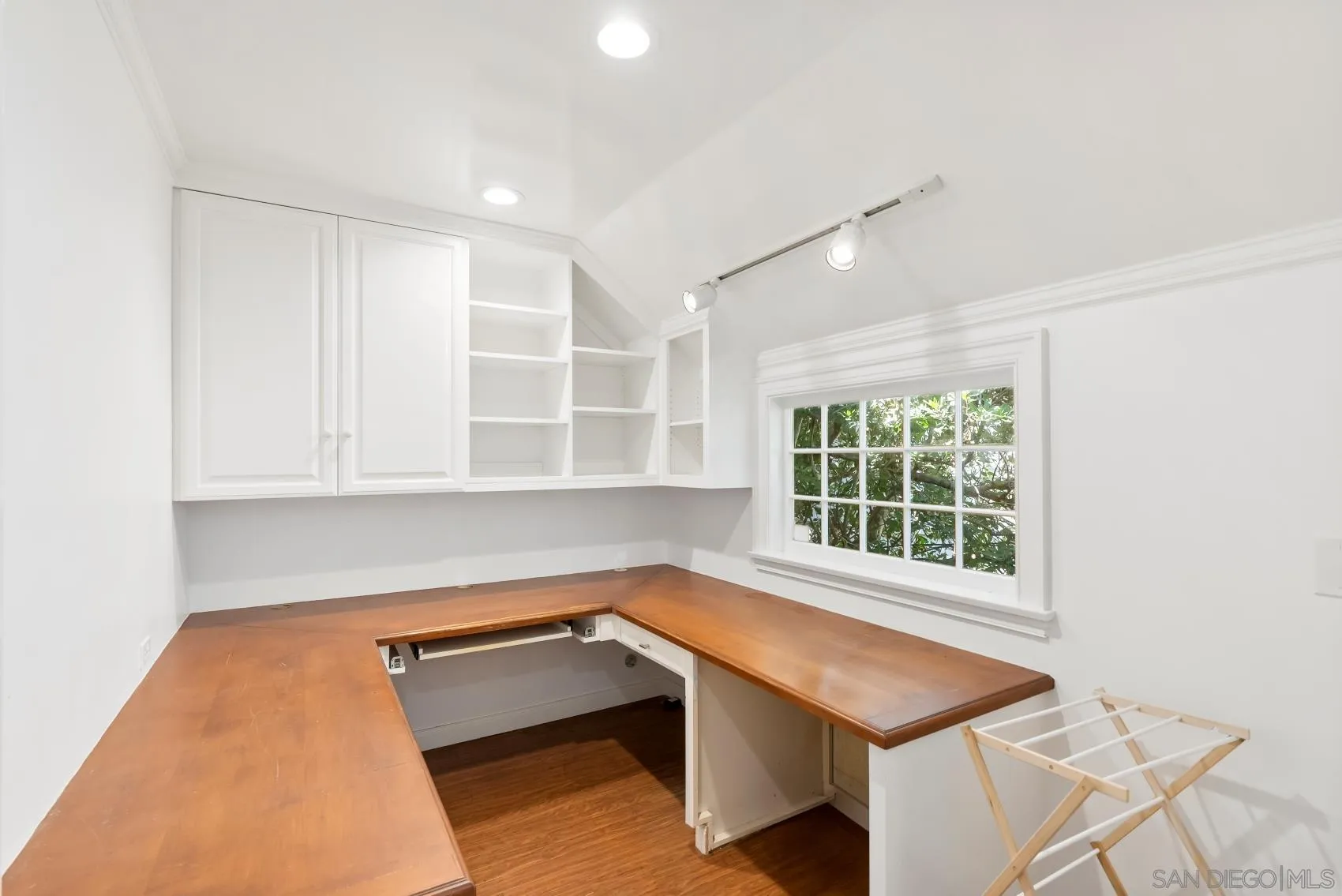 https://cdn.realtyfeed.com/cdn/127/260006606/071d7b00f9552faf8fcb59a61f2b27d4.webp