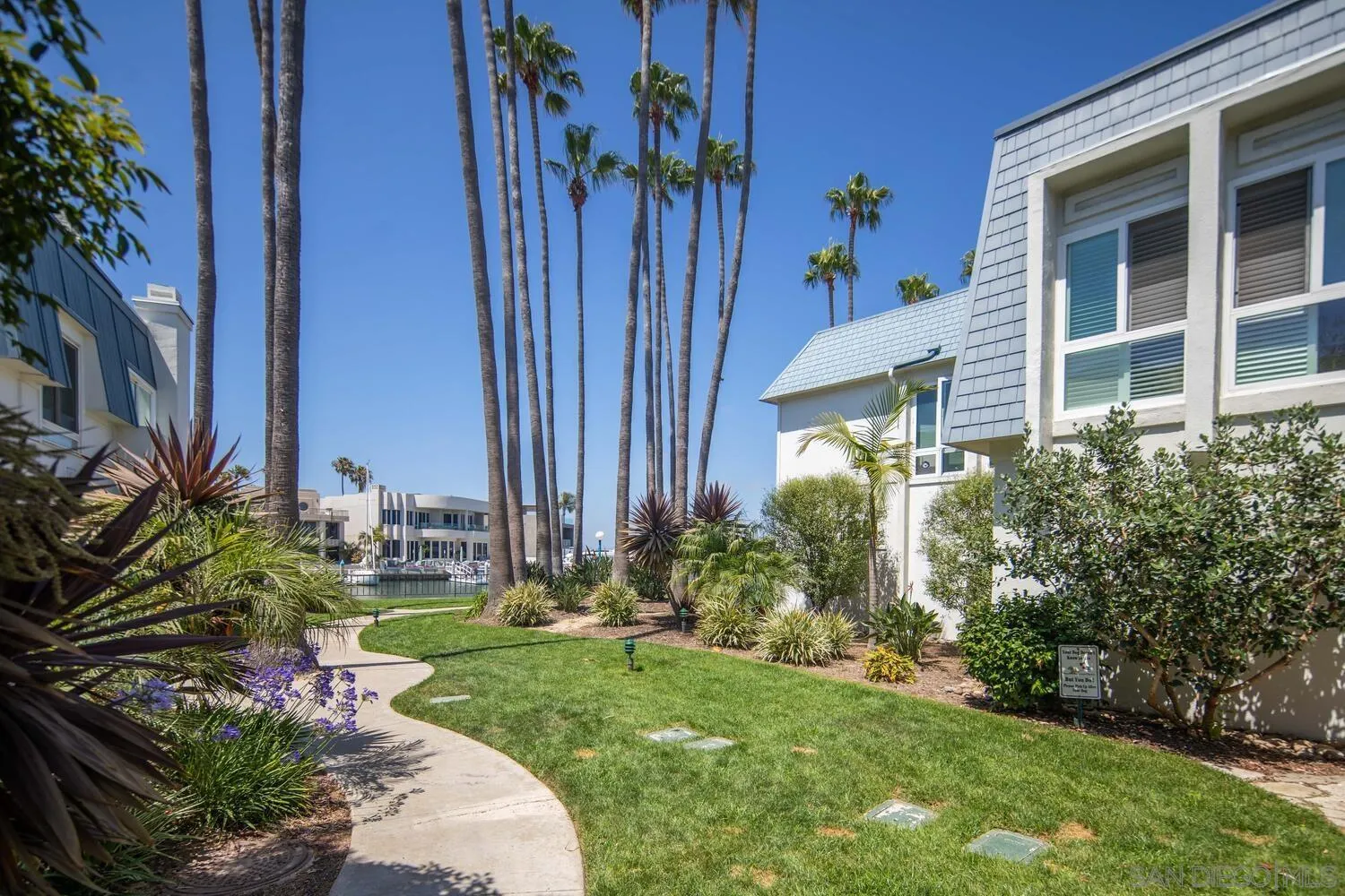 Photo #4: 260006612 Listing: Photo #4