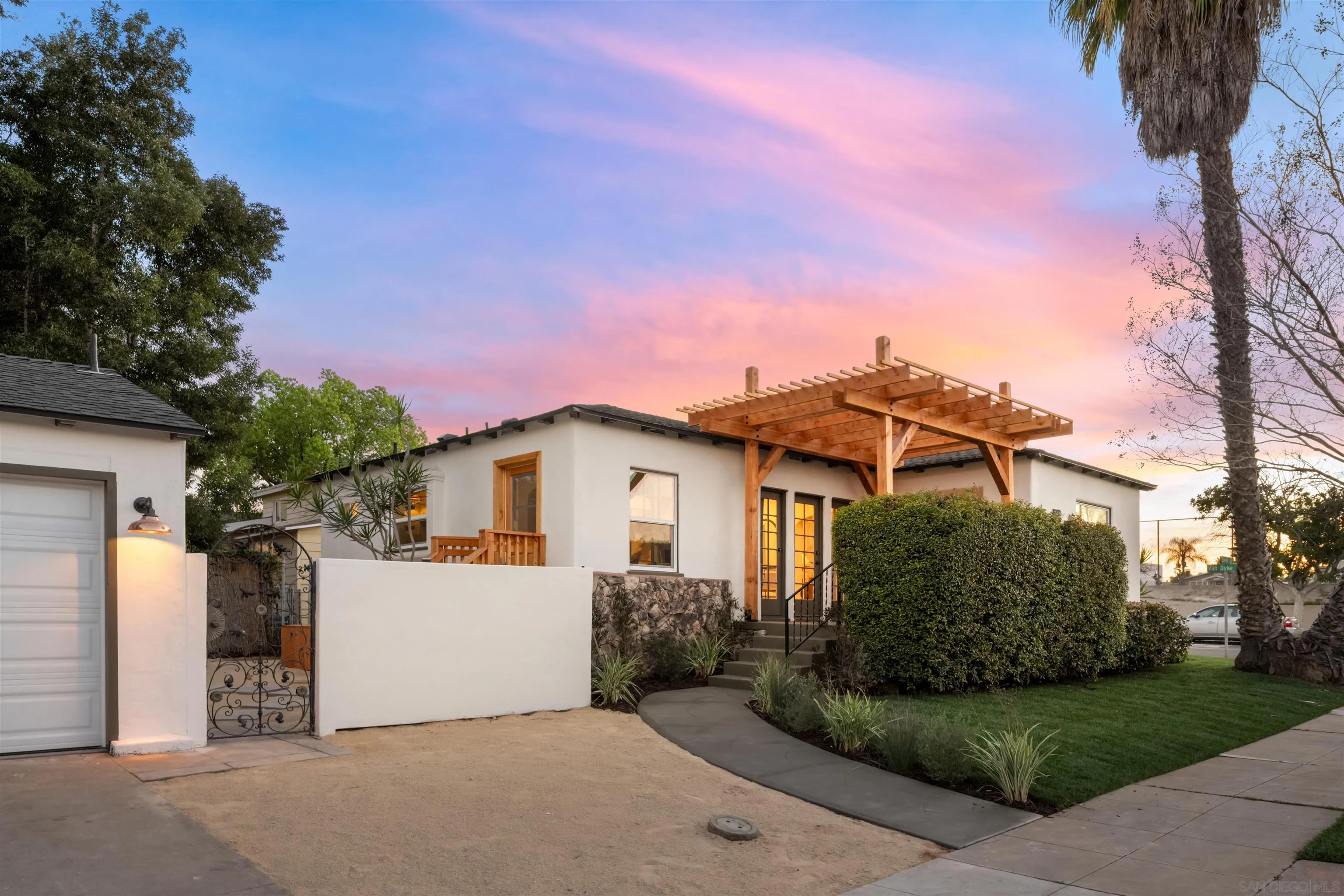 https://cdn.realtyfeed.com/cdn/127/260006613/191ef4598373f363c5952424cb335eaa.webp