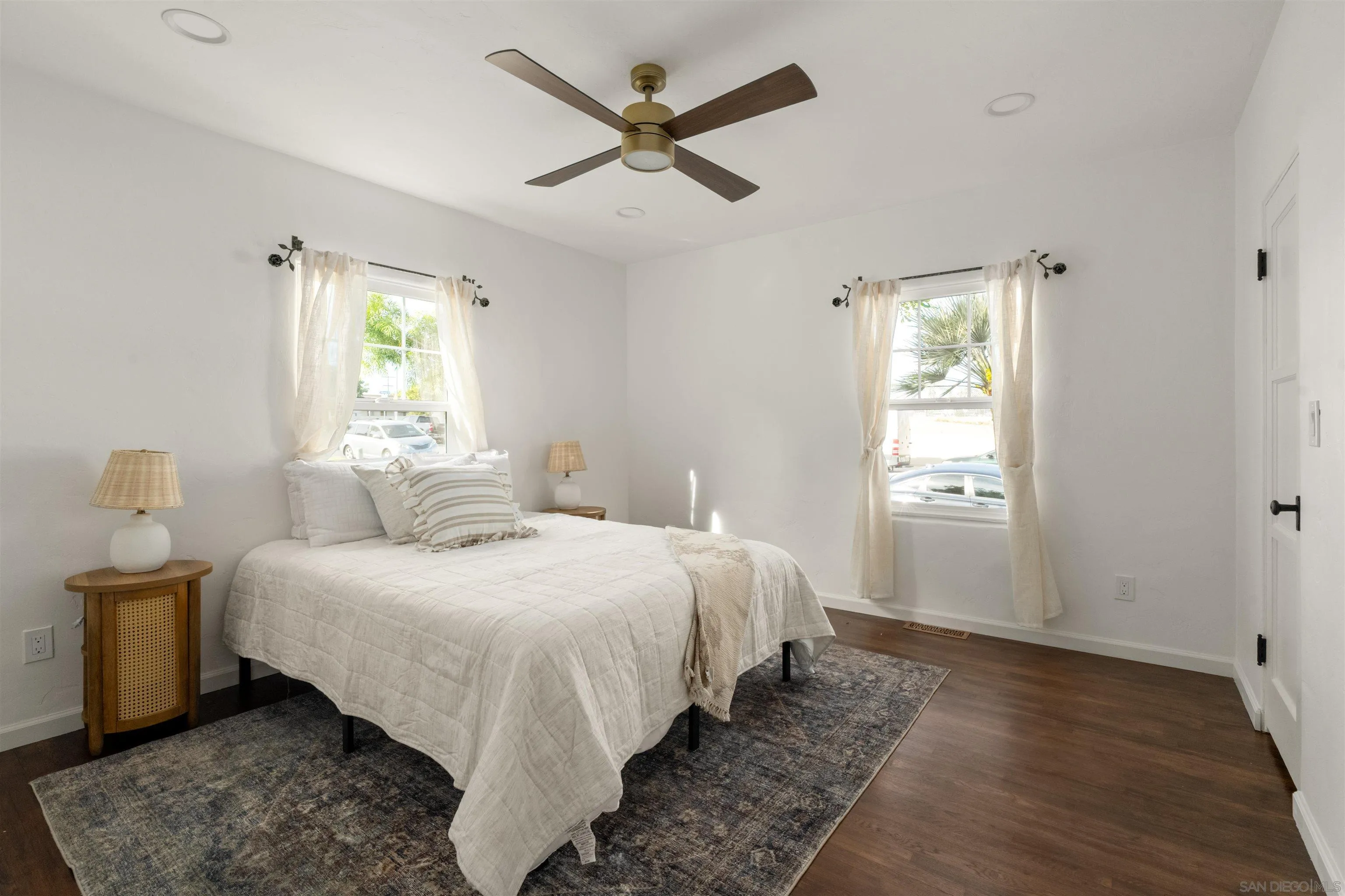 https://cdn.realtyfeed.com/cdn/127/260006613/40c17168ce7c7a6b94e974cf3aad9c7a.webp