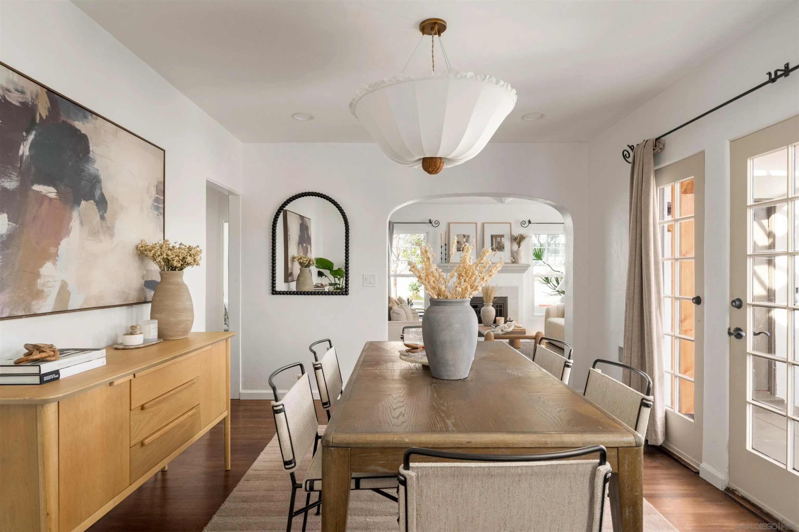 https://cdn.realtyfeed.com/cdn/127/260006613/a198049533a4bcdf12e28935fbd119d8.webp