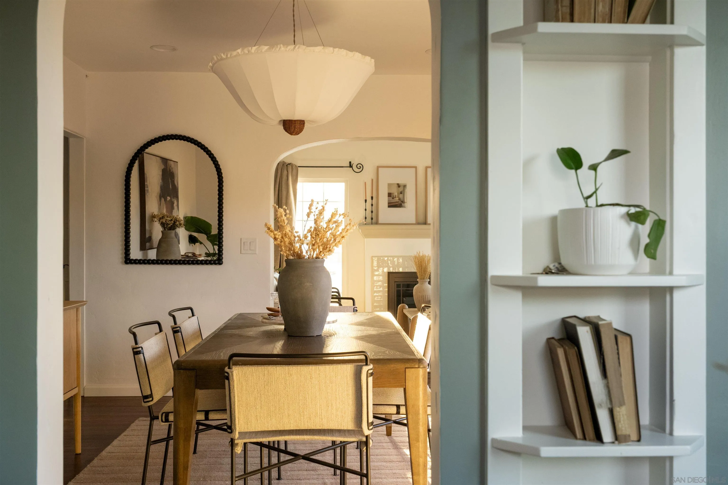 https://cdn.realtyfeed.com/cdn/127/260006613/bc816b2d3a0357e0a88048b6b2be7acc.webp
