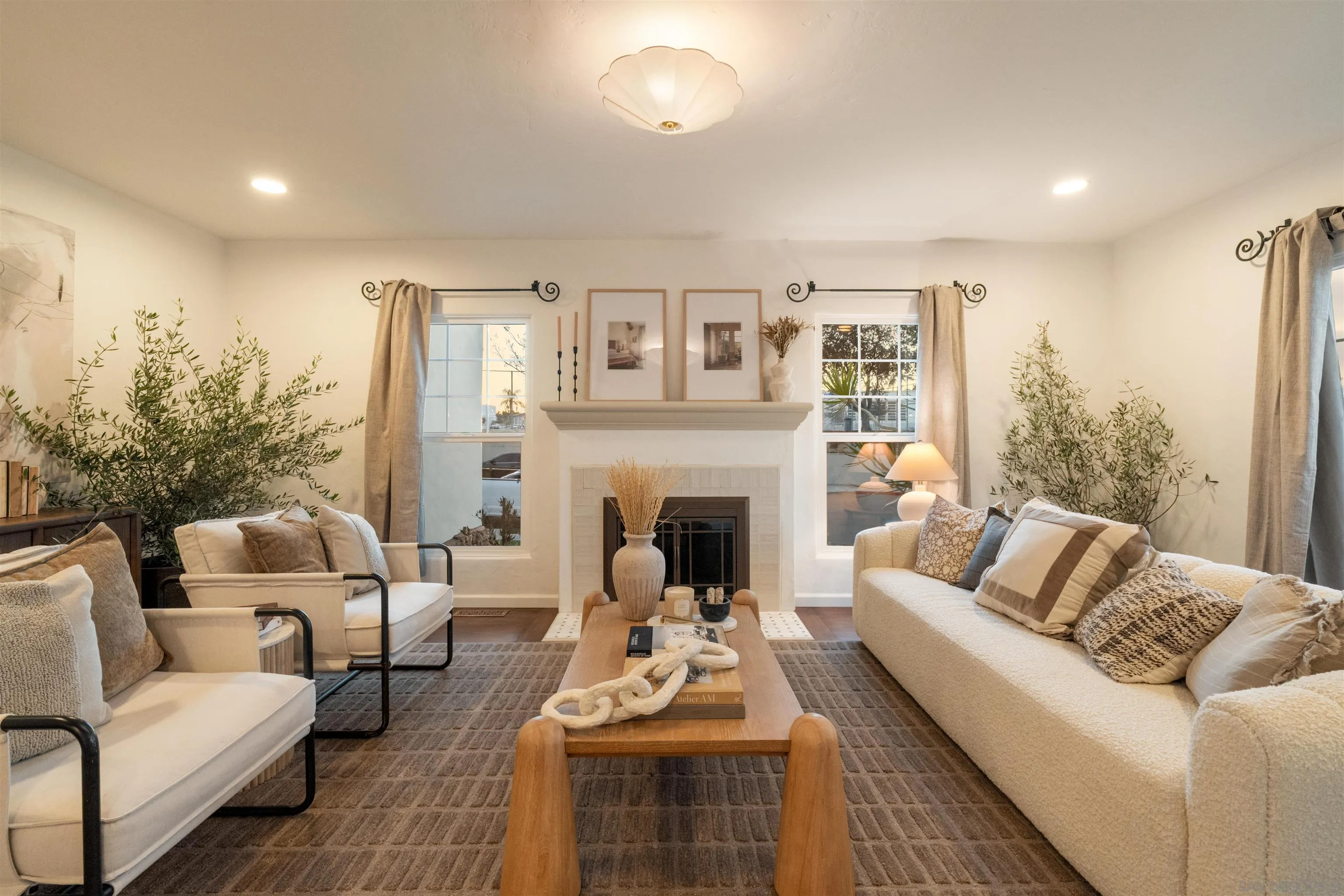 https://cdn.realtyfeed.com/cdn/127/260006613/cae47ef8fedb8ec32f5bf991ccc0d508.webp