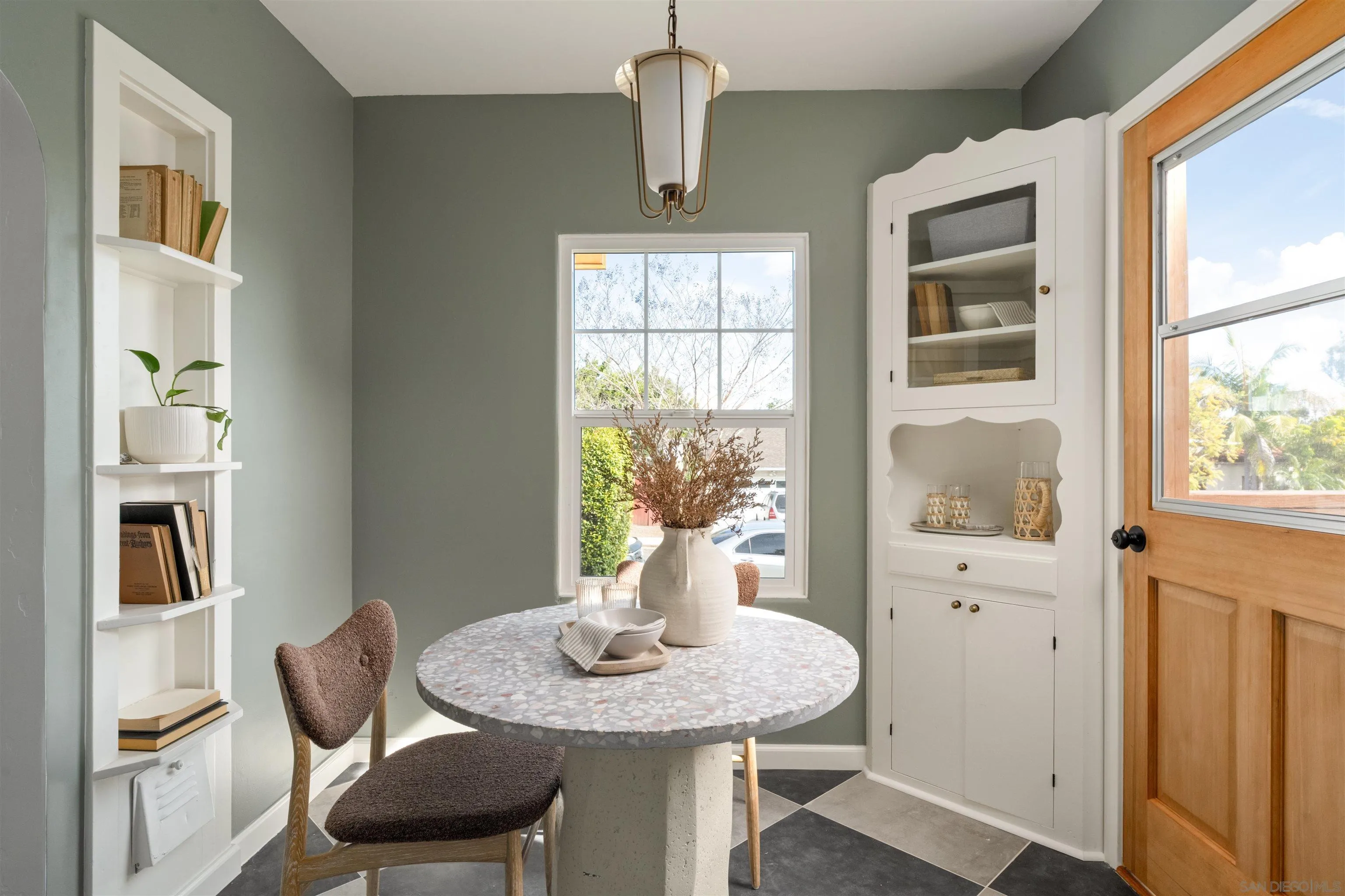 https://cdn.realtyfeed.com/cdn/127/260006613/d75748020f1ff30105c6788148f2acac.webp