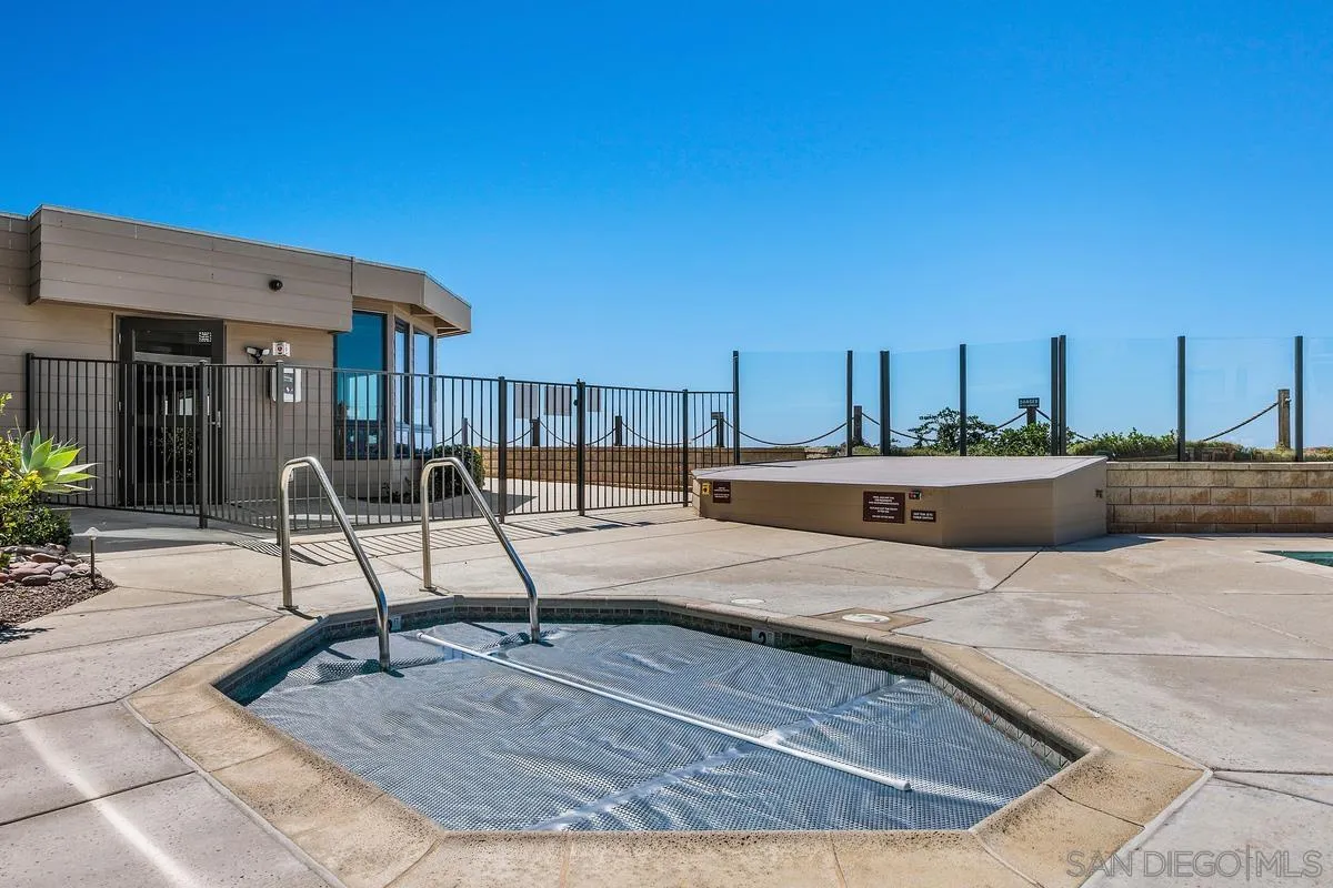 Photo #38: 260006615 Listing: Photo #38