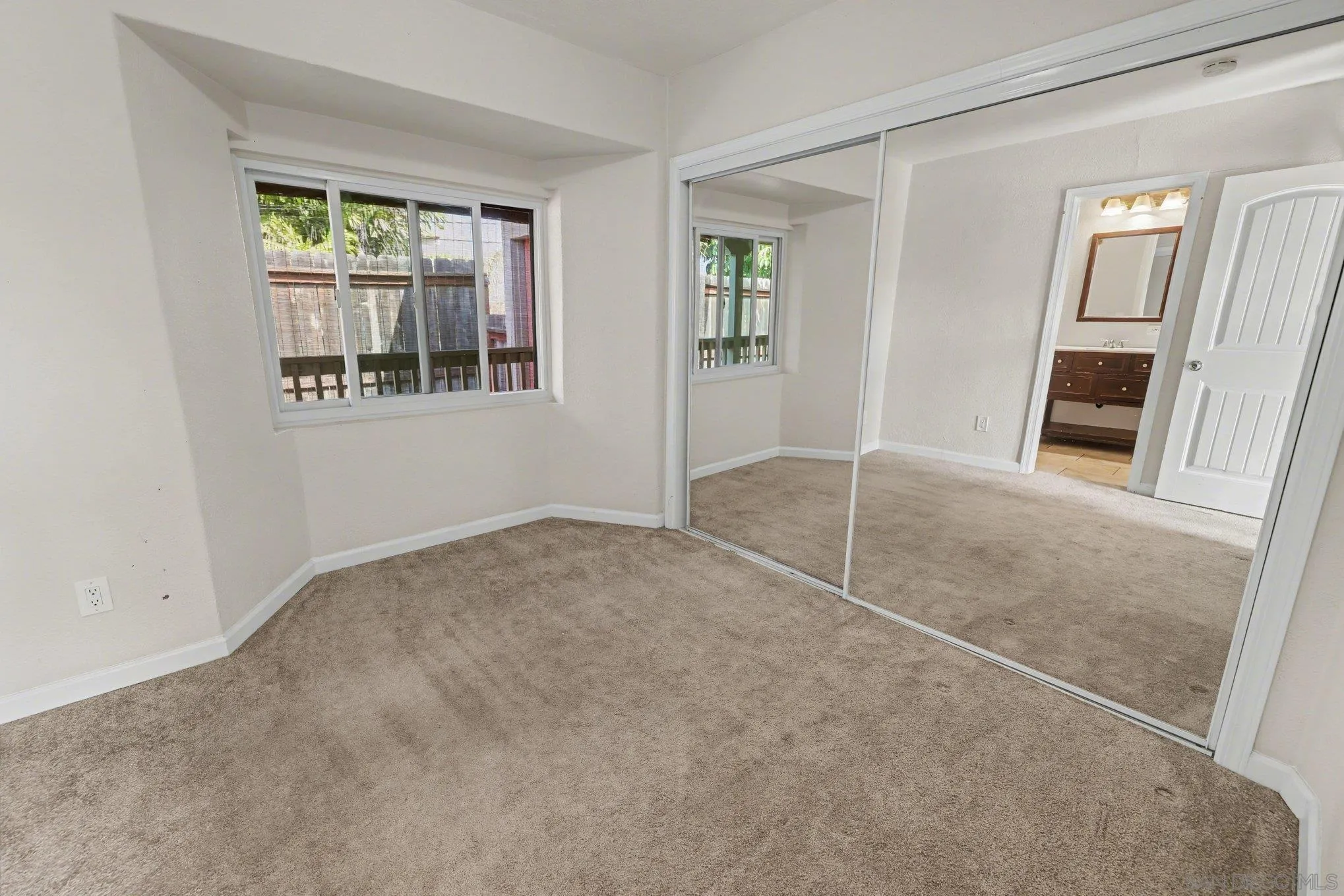 https://cdn.realtyfeed.com/cdn/127/260006618/004814e2ce2c6371adf237d4ac07b710.webp