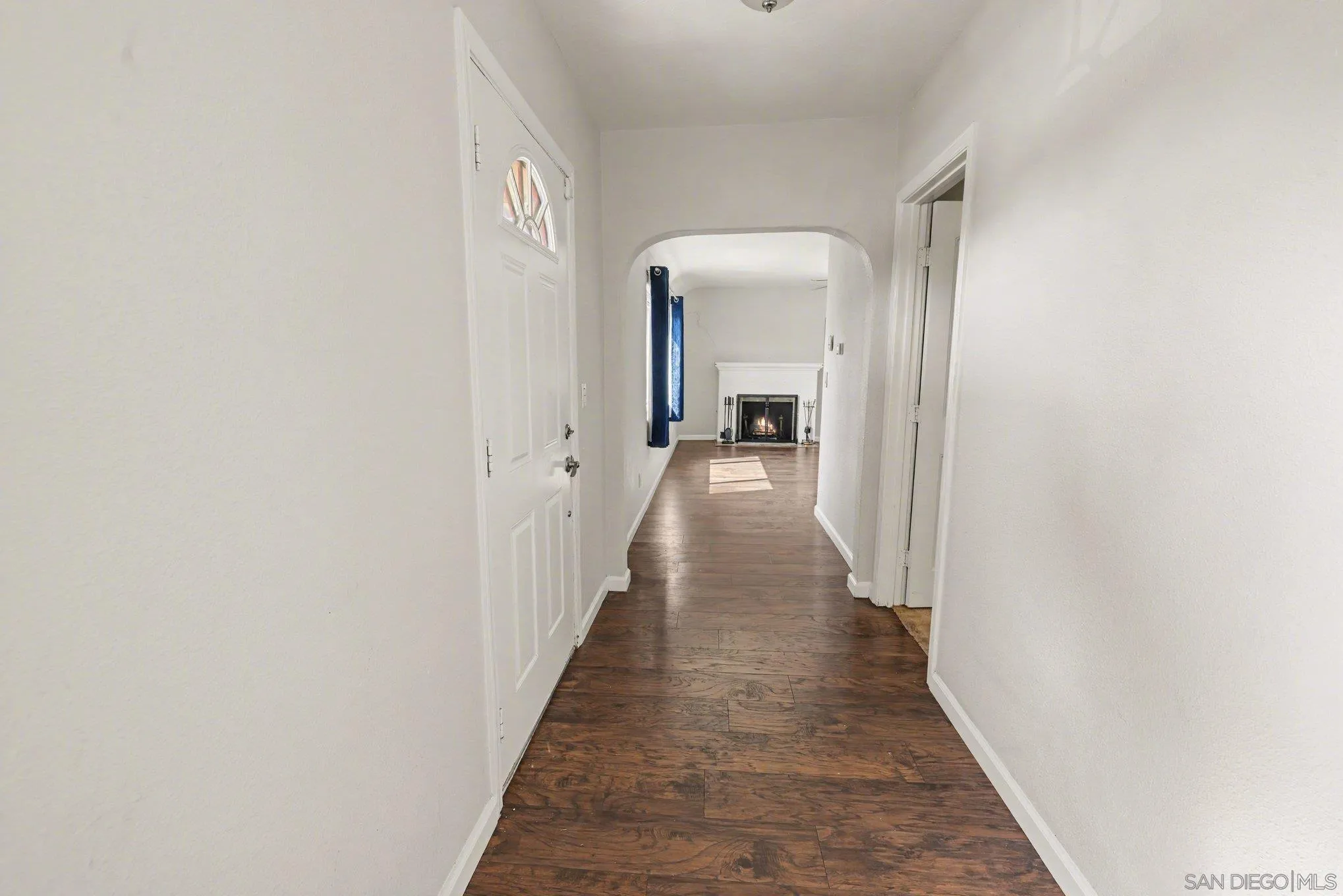 https://cdn.realtyfeed.com/cdn/127/260006618/0778aacc7ffd984cf7d88695eec4341f.webp