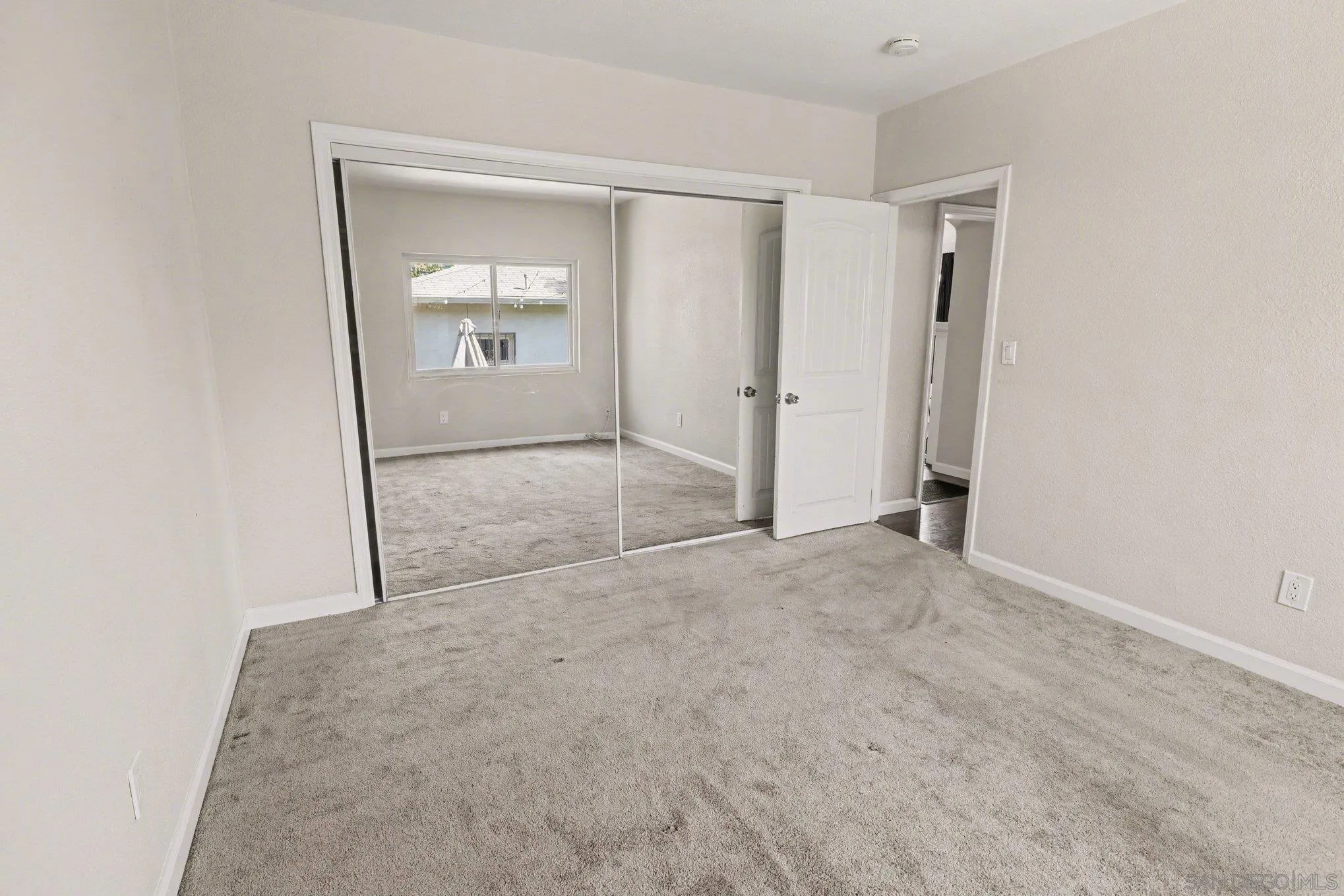 https://cdn.realtyfeed.com/cdn/127/260006618/33c5aa39b110c1b68e63ec8e2043c80a.webp
