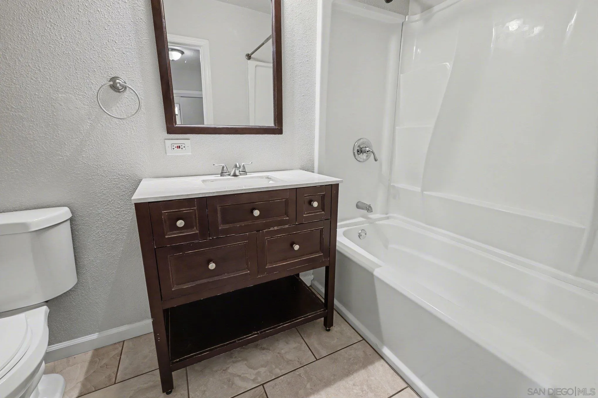 https://cdn.realtyfeed.com/cdn/127/260006618/42b113ea6b2d5d649e49c56bb728c1de.webp