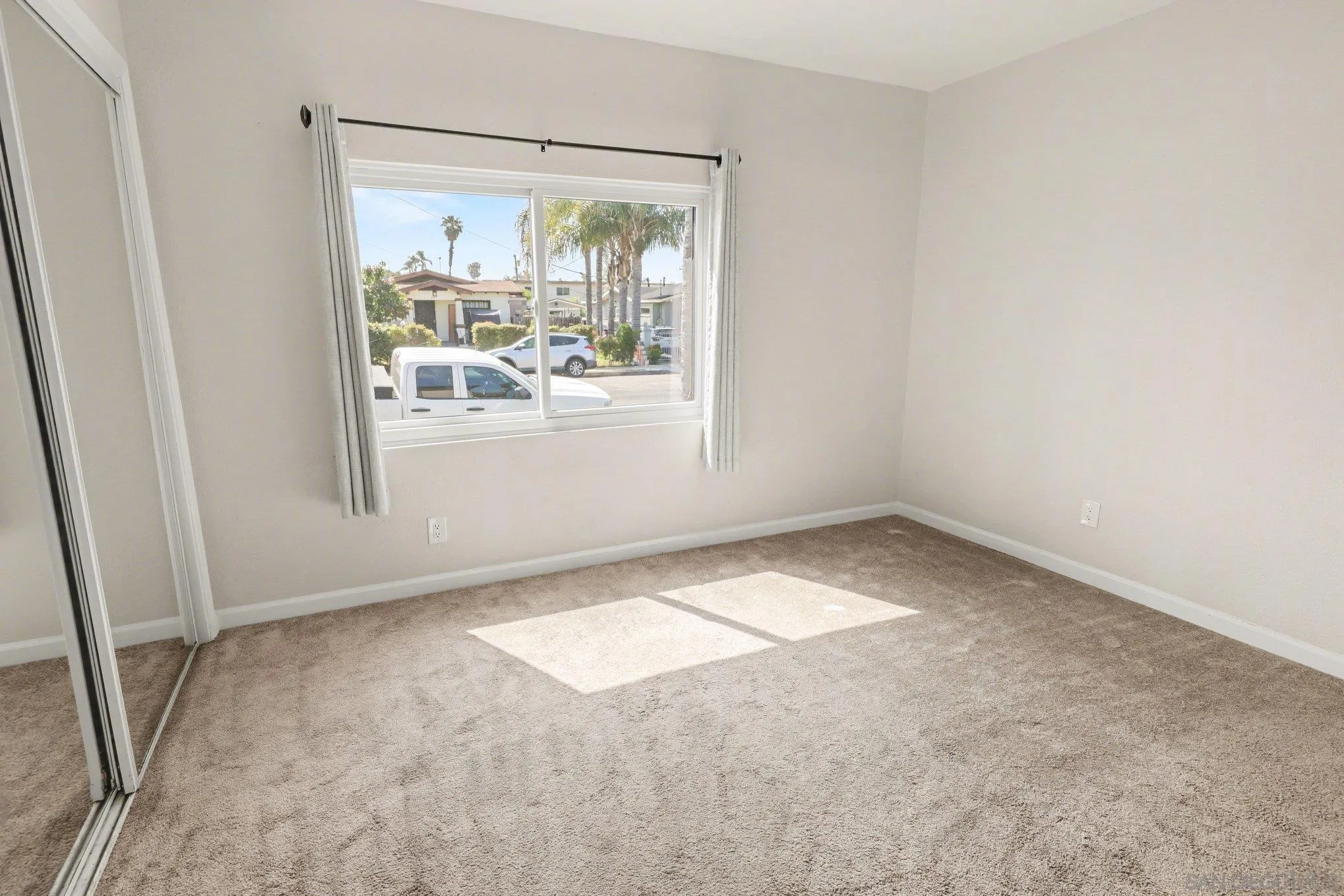 https://cdn.realtyfeed.com/cdn/127/260006618/70513c04c6139bd59c02150a36605882.webp