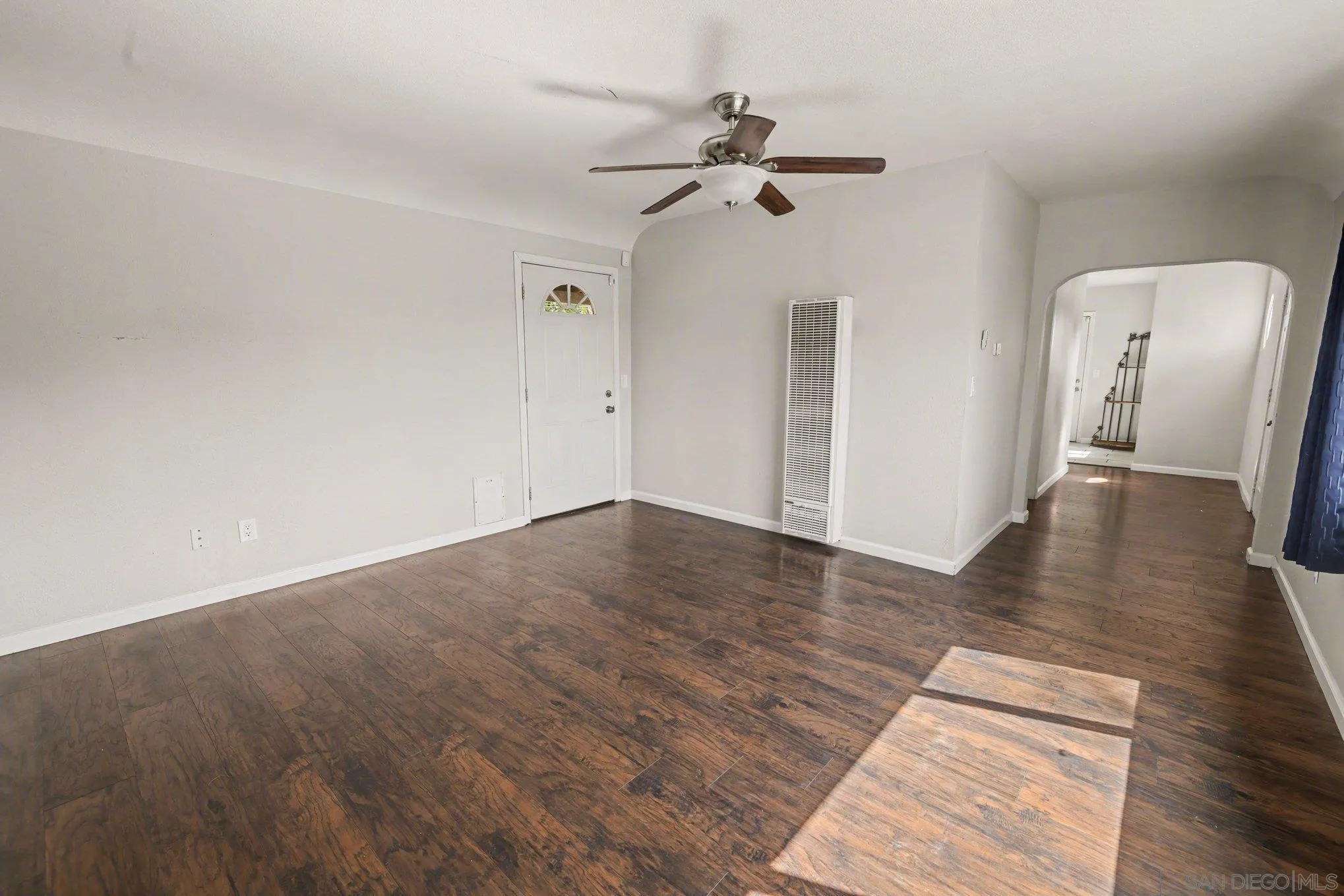 https://cdn.realtyfeed.com/cdn/127/260006618/c4d1c500513e2287df21ec70ba9de50f.webp