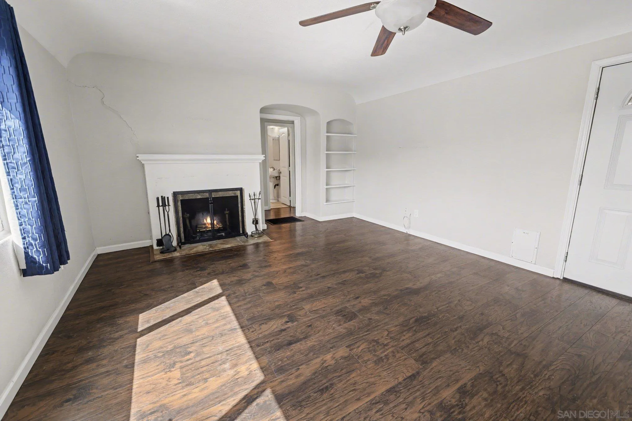 https://cdn.realtyfeed.com/cdn/127/260006618/e4ffce4019a4f778c04107002da4710a.webp