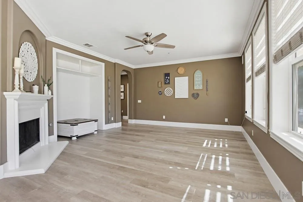 https://cdn.realtyfeed.com/cdn/127/260006623/070e3fc71a063af8c05fe2c851802797.webp