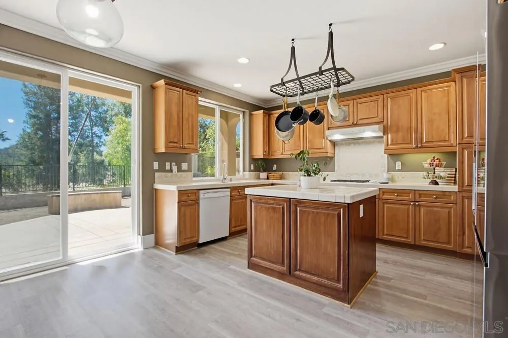 https://cdn.realtyfeed.com/cdn/127/260006623/5c98e8d662f2bd6b18987eb1df3137ba.webp