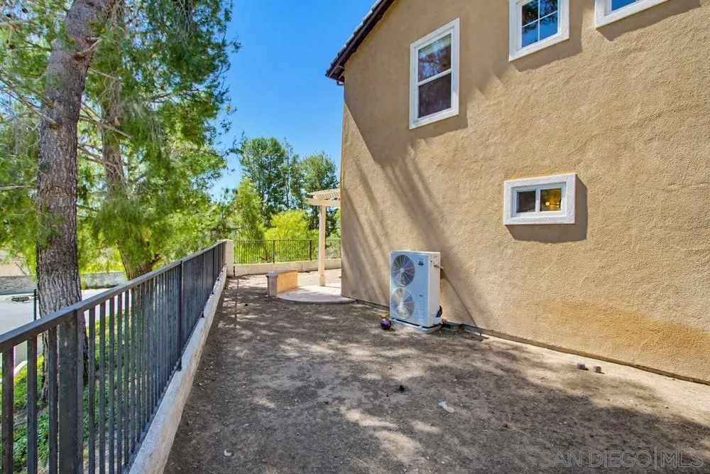 https://cdn.realtyfeed.com/cdn/127/260006623/9801127912e083a182113a9104668644.webp