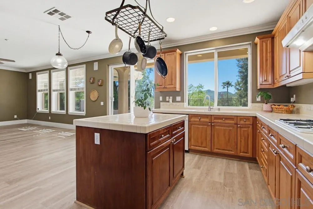 https://cdn.realtyfeed.com/cdn/127/260006623/f7404c06960d83d1e7169da6a788415b.webp