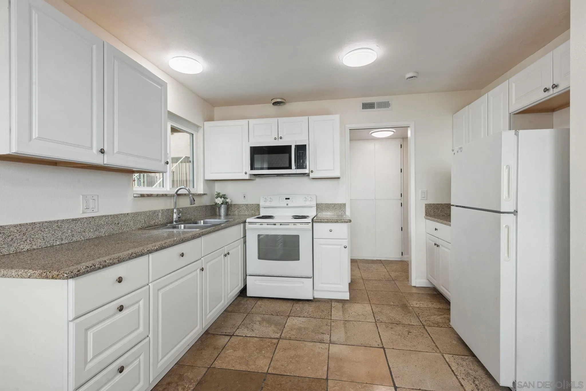 https://cdn.realtyfeed.com/cdn/127/260006625/5c10ed9d86bee57883fe3b0a176a1dde.webp