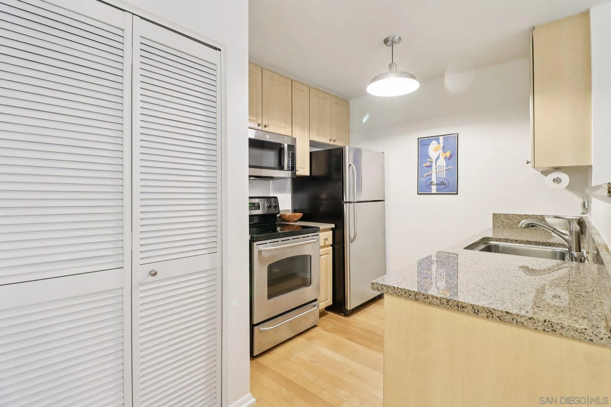 Photo #11: 260006631 Listing: Photo #11