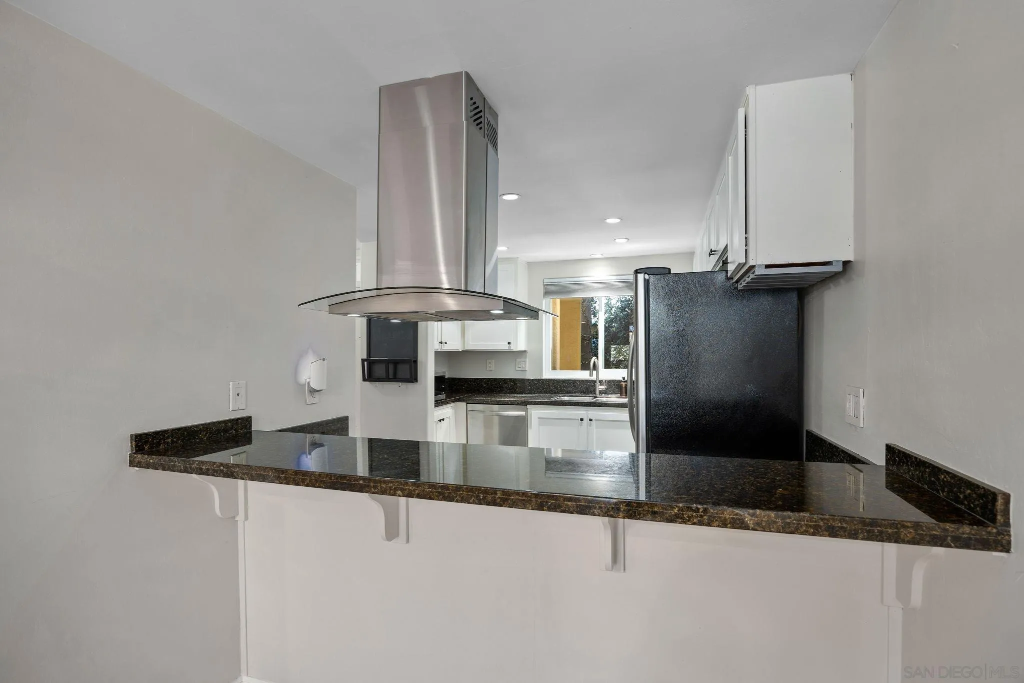 Photo #12: 260006636 Listing: Photo #12